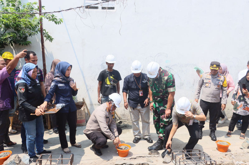 Media Budaya Indonesia | Peletakan Batu Pertama Program Bedah Rumah ...