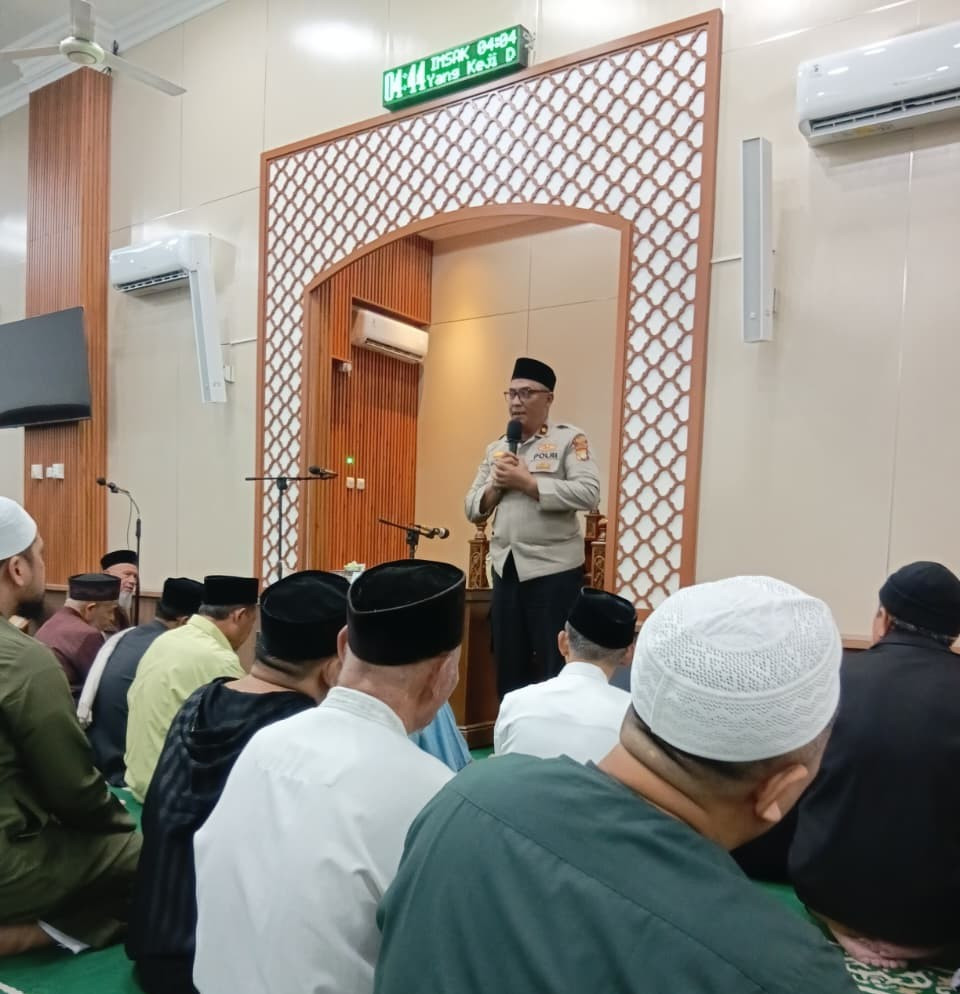 Subuh Keliling di Masjid As Sholihin, Polsek Koja Ajak Warga Jaga Kamtibmas dan Waspadai Curanmor