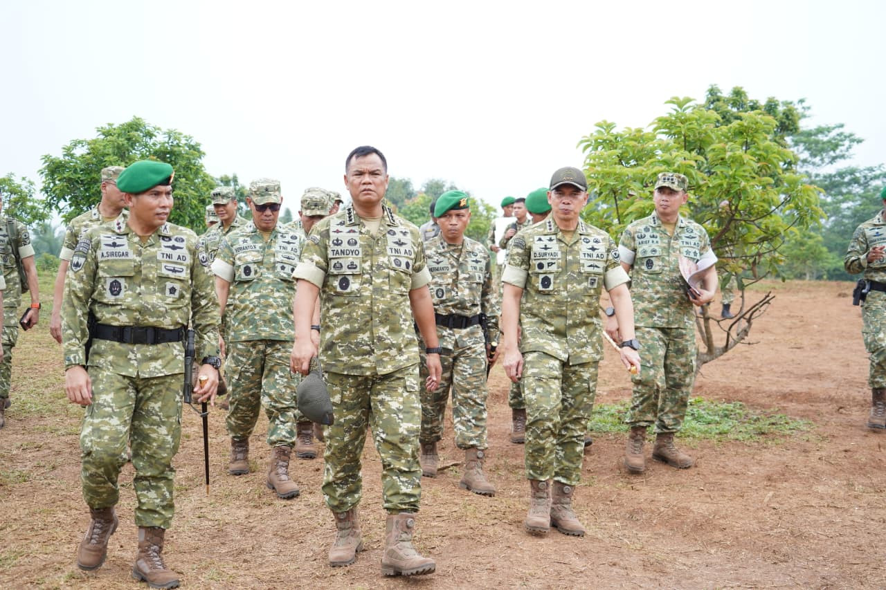 Pangdam Jaya Dampingi Kasad Tinjau Kesiapan Dua Batalyon TP di Jasinga