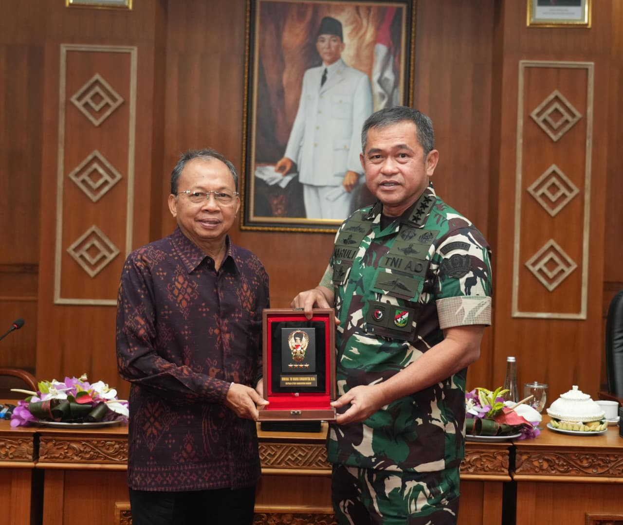 Dukung Energi Terbarukan, Kasad Tinjau Pengelolaan Sampah Terpadu di Bali