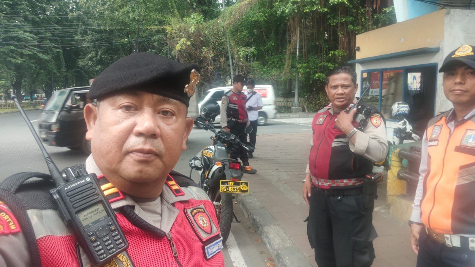 Penyekatan Anarko di Jembatan Tiga Raya, Polsek Metro Penjaringan Pastikan Situasi Aman dan Kondusif