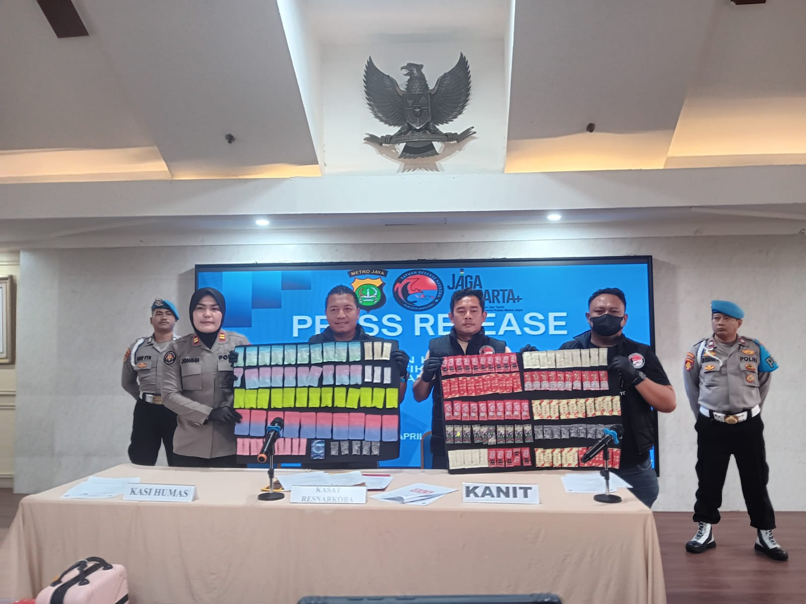 WNA Produsen Vafe Narkotika Ditangkap di Jakarta Utara, Polisi Sita 842 Cartridge Senilai 2 Miliar