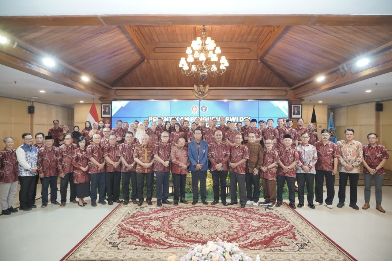 Pengurus PWI DIY 2025–2030 Dilantik di Hadapan Sri Sultan HB X, Tegaskan Etika Pers di Era Viralitas