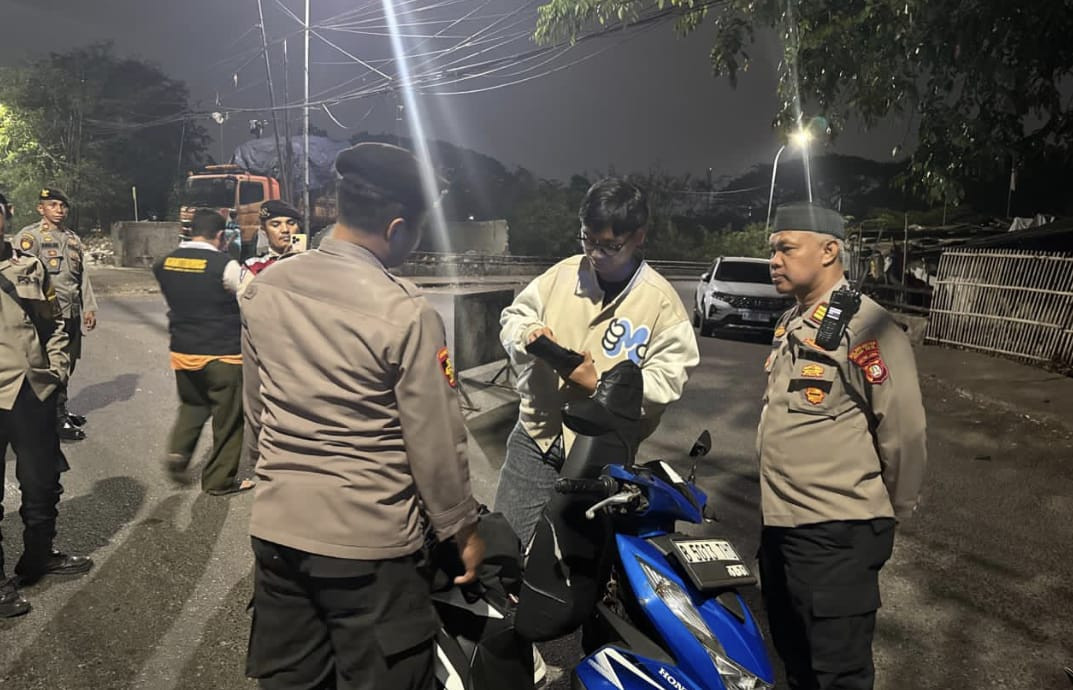 Berikan Rasa Aman Masyarakat, Kapolsek Bekasi Barat Pimpin Razia Stasioner dan Patroli Jaga Jakarta On The Spot