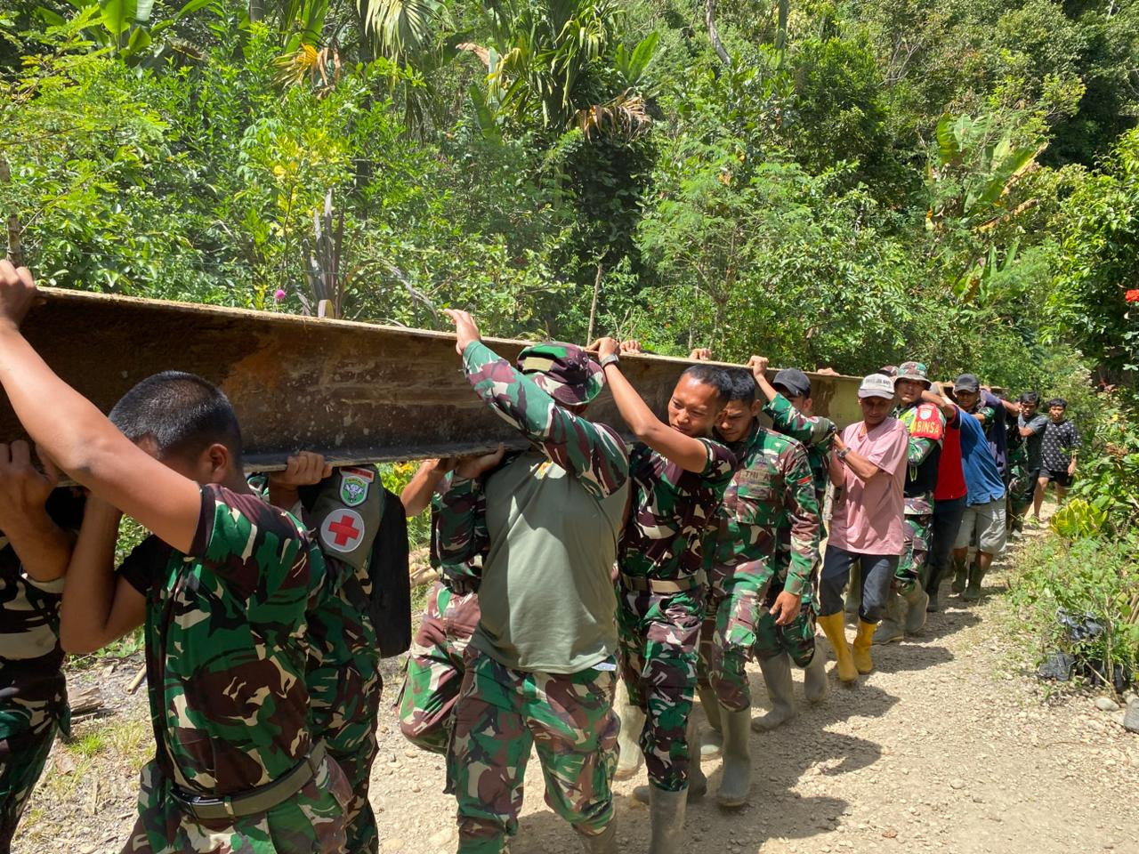 Bergerak Bersama, Jembatan Darurat pun Tercipta