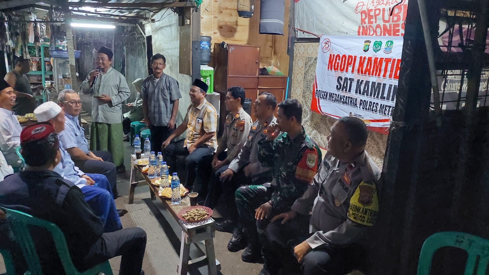 Ngopi Kamtibmas Polsek Medansatria Perkuat Sinergi dengan Warga Medansatria