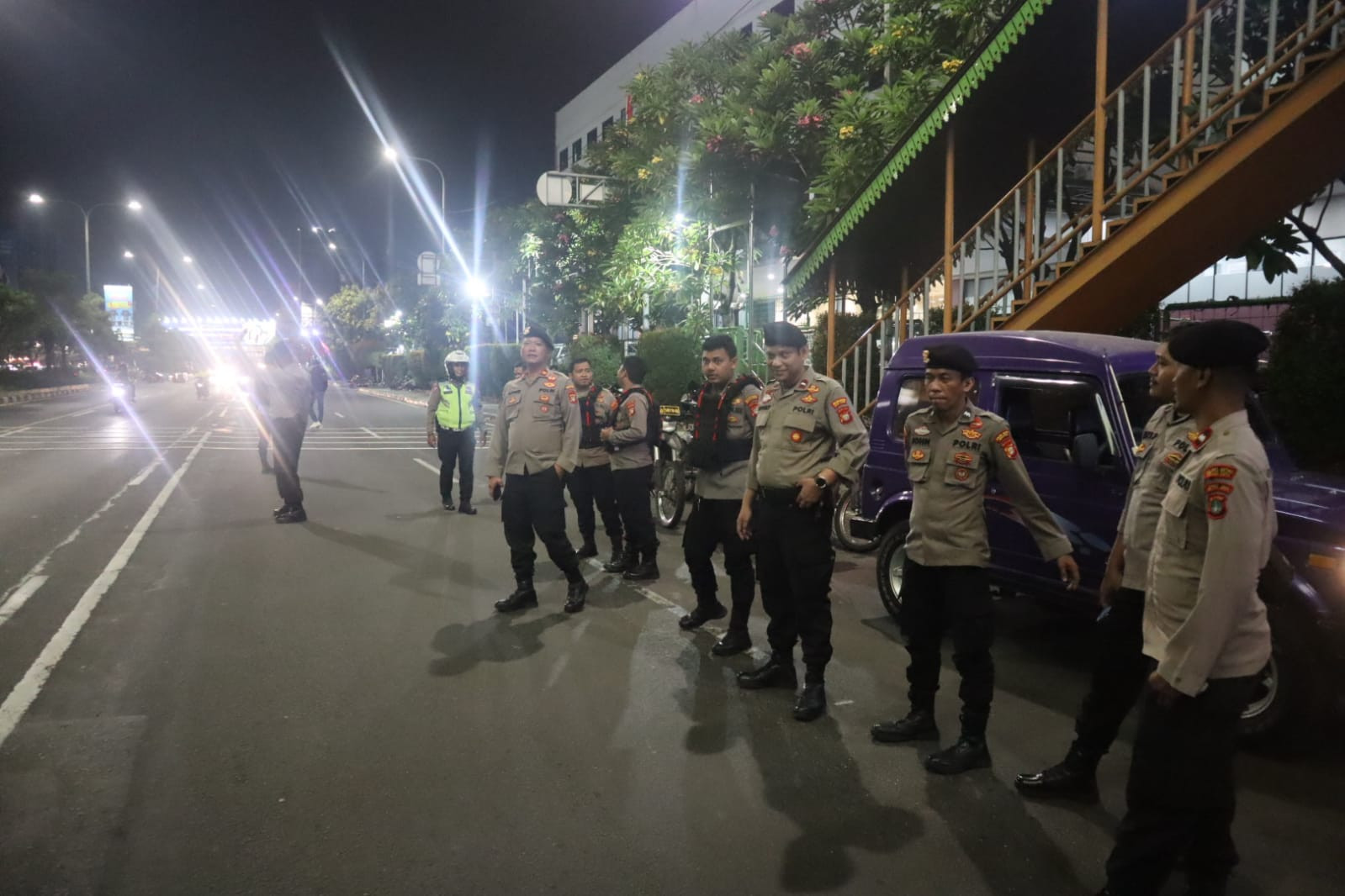 Kasat Samapta Polres Metro Bekasi Kota  Pimpin Patroli Skala Besar, Tawuran dan Balap Liar Disikat dari Jalan Ahmad Yani