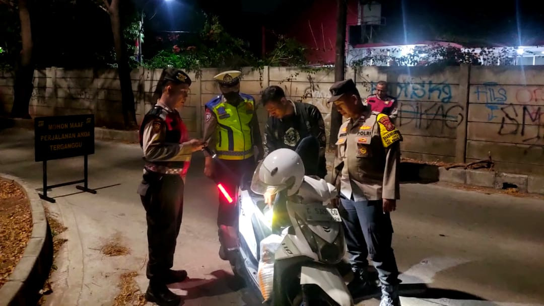Jakarta On The Spot: Polsek Bekasi Selatan Gelar Patroli Hingga Dini Hari, Wujud Nyata Pengabdian Untuk Masyarakat