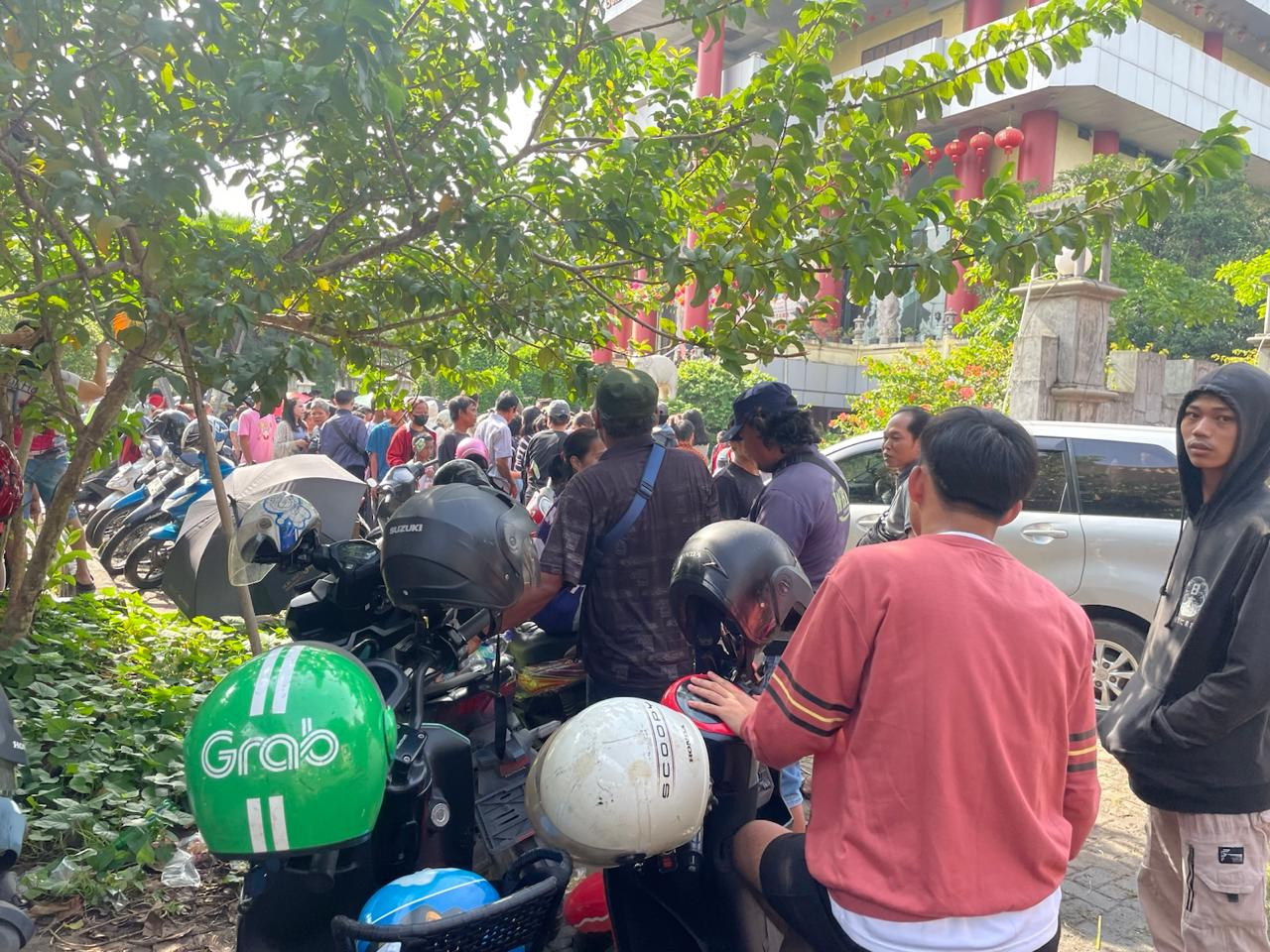 Ribuan Warga Terima Bingkisan Cinta Kasih Imlek di Pademangan, Polisi Pastikan Kegiatan Aman dan Kondusif