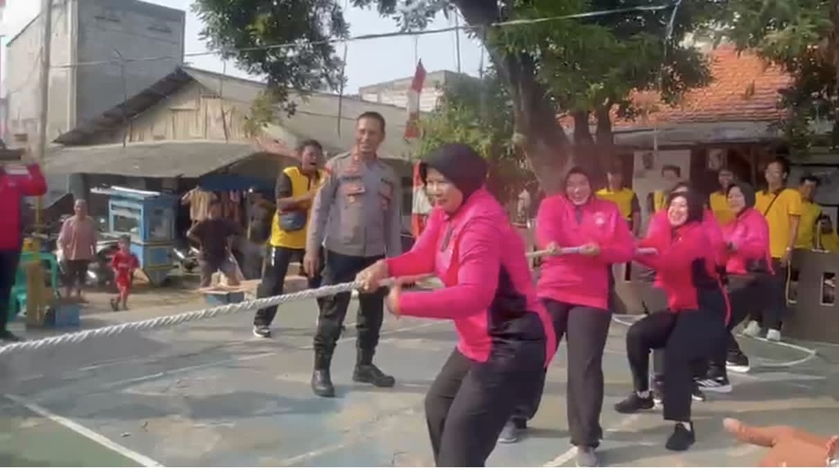 Semarak HUT Kemerdekaan RI Ke-81, Polsek Bekasi Barat Gelar Lomba Bersama Warga Kranji