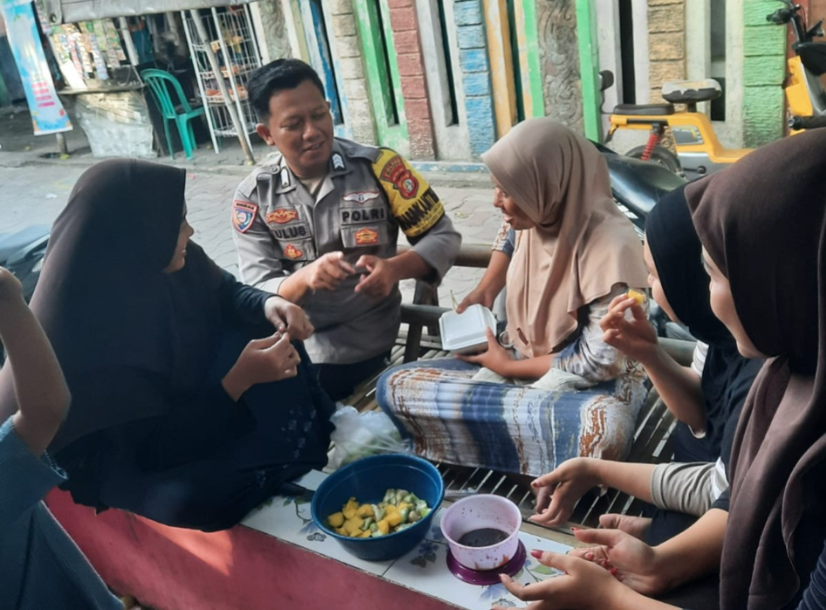 Jakarta On The Spot di Pulau Lancang, Bhabinkamtibmas Fokus Sosialisasi Layanan Polri 110 dan Bahaya Hoaks
