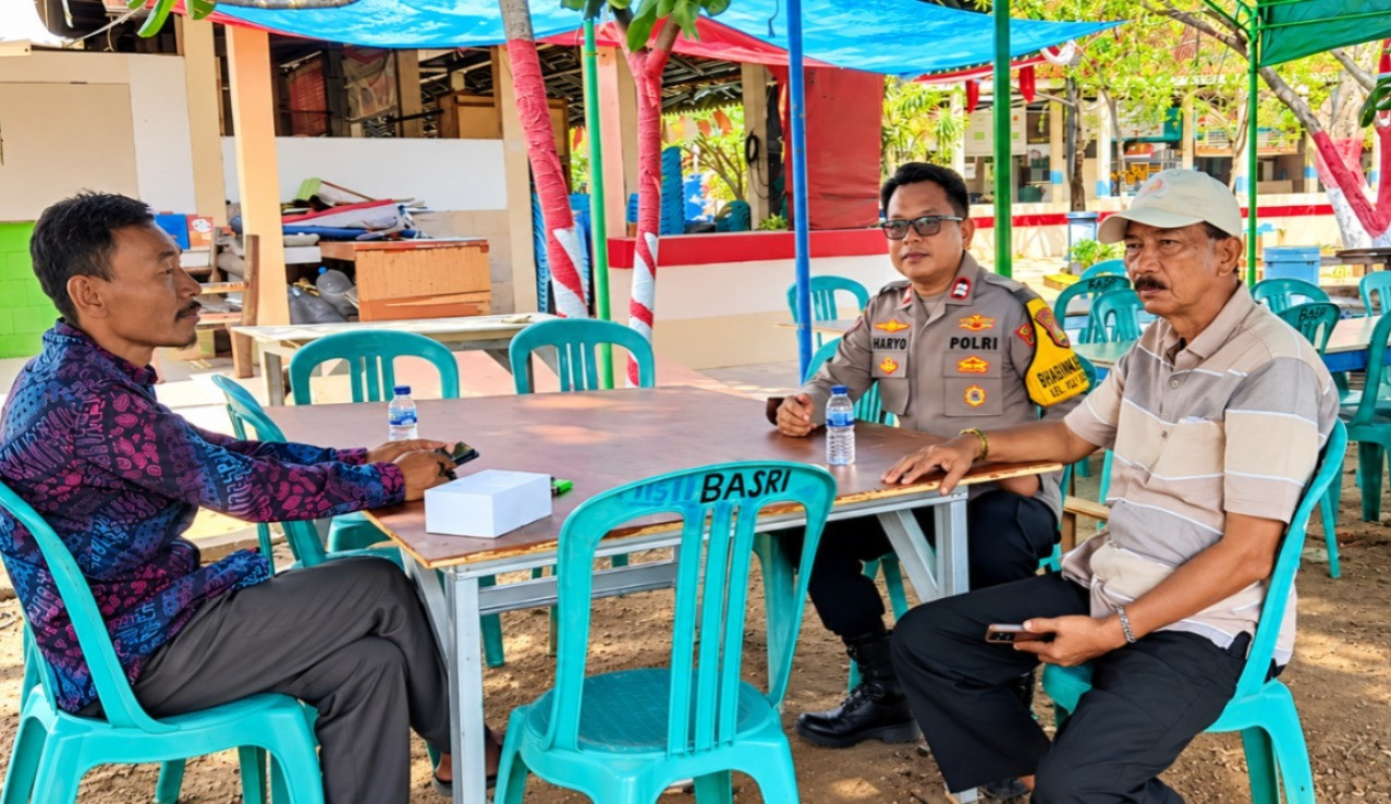 Jaga Jakarta di Pulau Untung Jawa, Bhabinkamtibmas Sosialisasikan Layanan Polisi 110