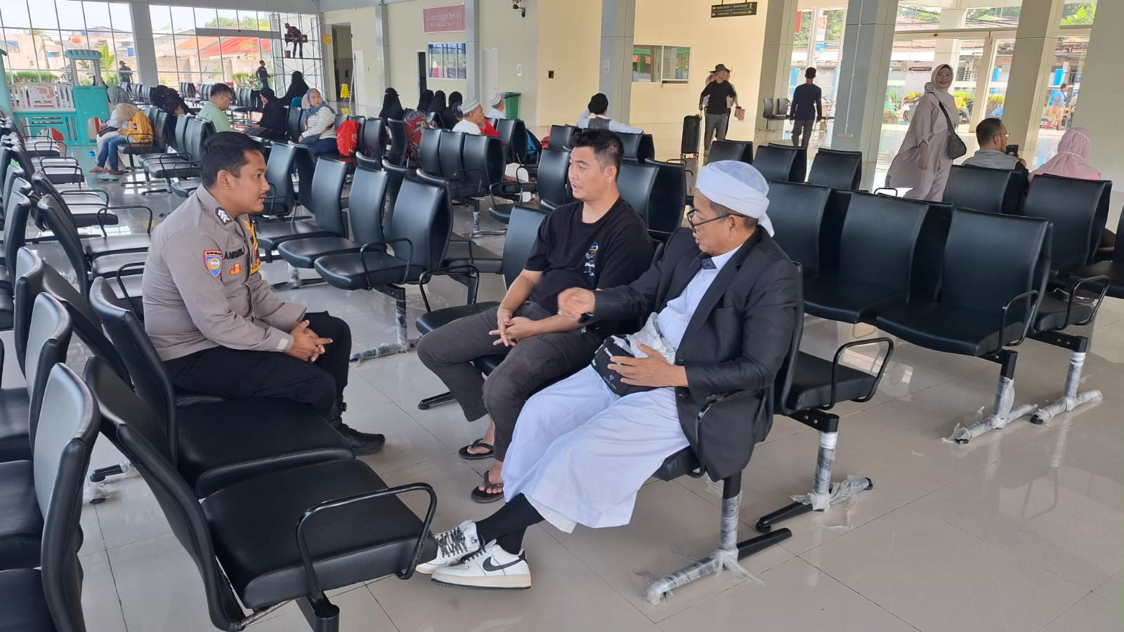 Bhabinkamtibmas Pulau Tidung Sambang Warga Lewat Jakarta On The Spot, Sosialisasikan Layanan Polri 110