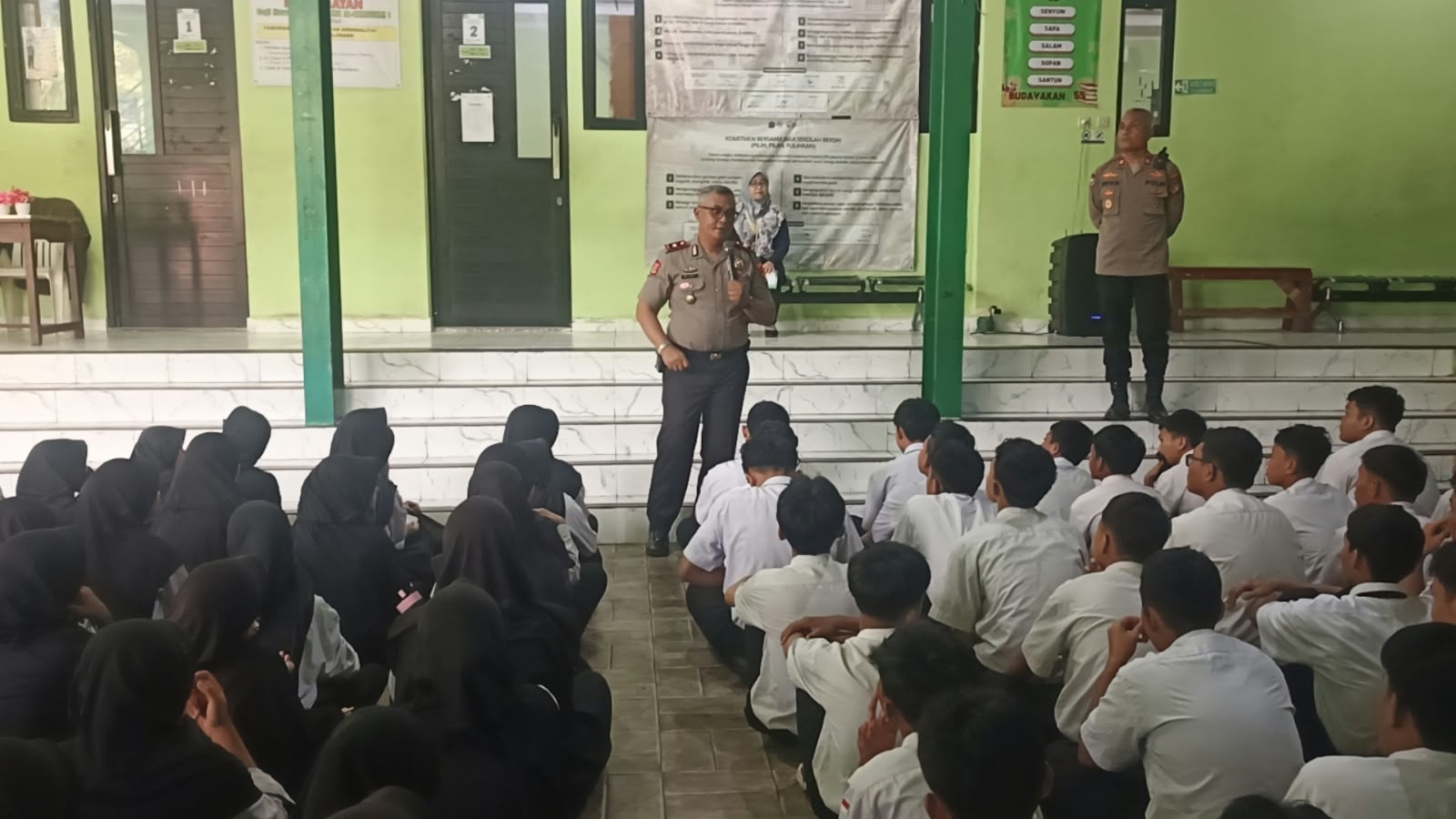 Kapolsek Koja Ingatkan Pelajar: Jauhi Narkoba, Tolak Tawuran, Stop Bullying di SMP Al Khairiyah 1