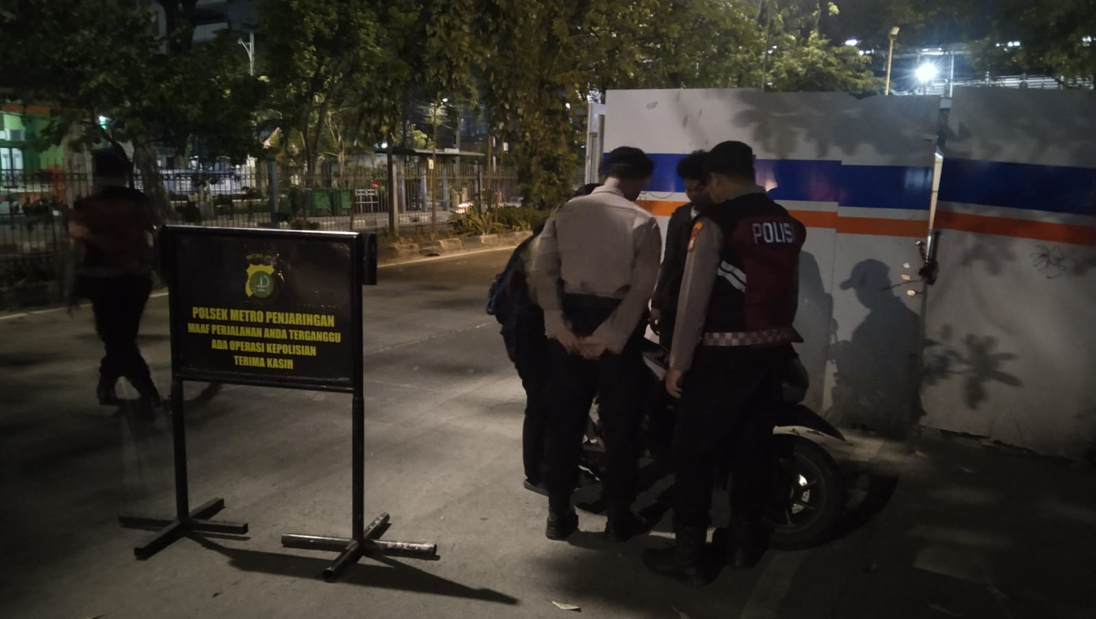 Patroli KRYD Polsek Metro Penjaringan Sita Satu Motor Tak Bersurat, Antisipasi Tawuran hingga Kejahatan Jalanan