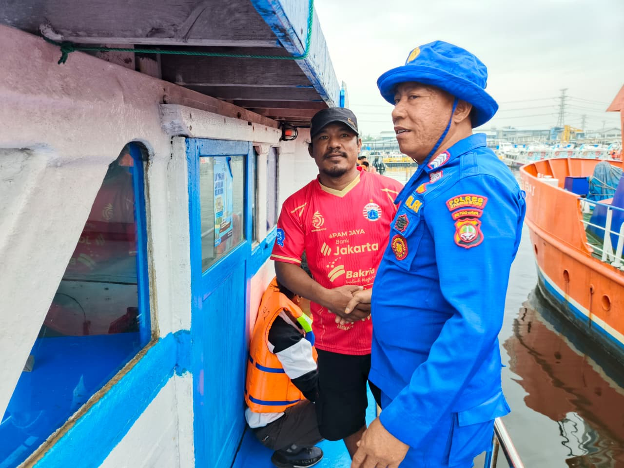 Satpolairud Polres Kepulauan Seribu Gelar Jakarta On The Spot, Ajak Nelayan Tingkatkan Keselamatan Melaut dan Manfaatkan Layanan Polisi 110