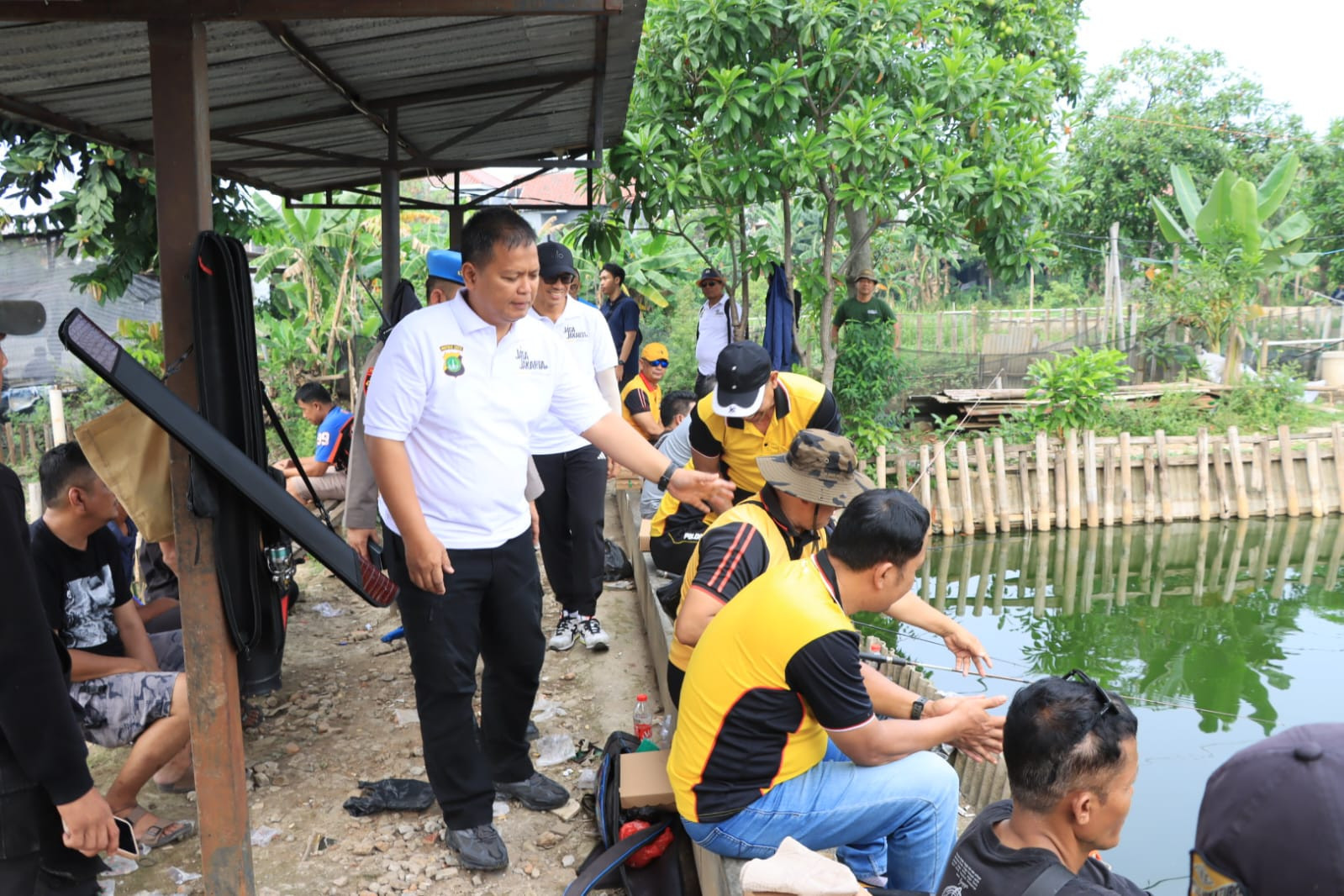 Mancing Mania Sambut HUT Bhayangkara ke-80, Kapolres Metro Bekasi Kota Pererat Kedekatan dengan Warga