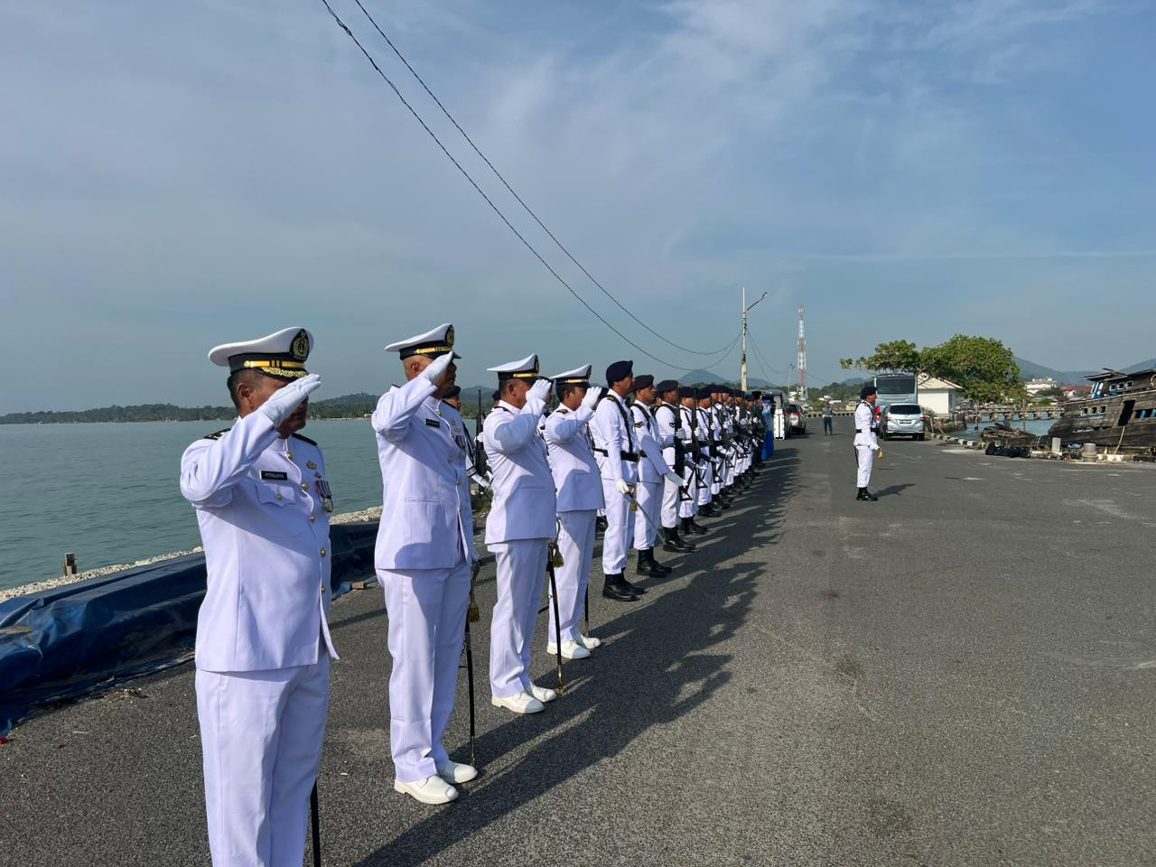 Danlanal Dabo Singkep Pimpin Upacara Hari Dharma Samudera dan Tabur Bunga