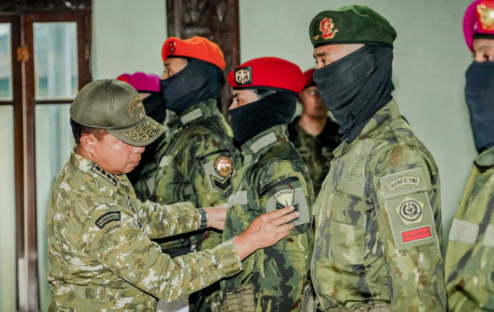 Jaga Kedaulatan NKRI, 136 Prajurit TNI di Papua Terima Kenaikan Pangkat Luar Biasa