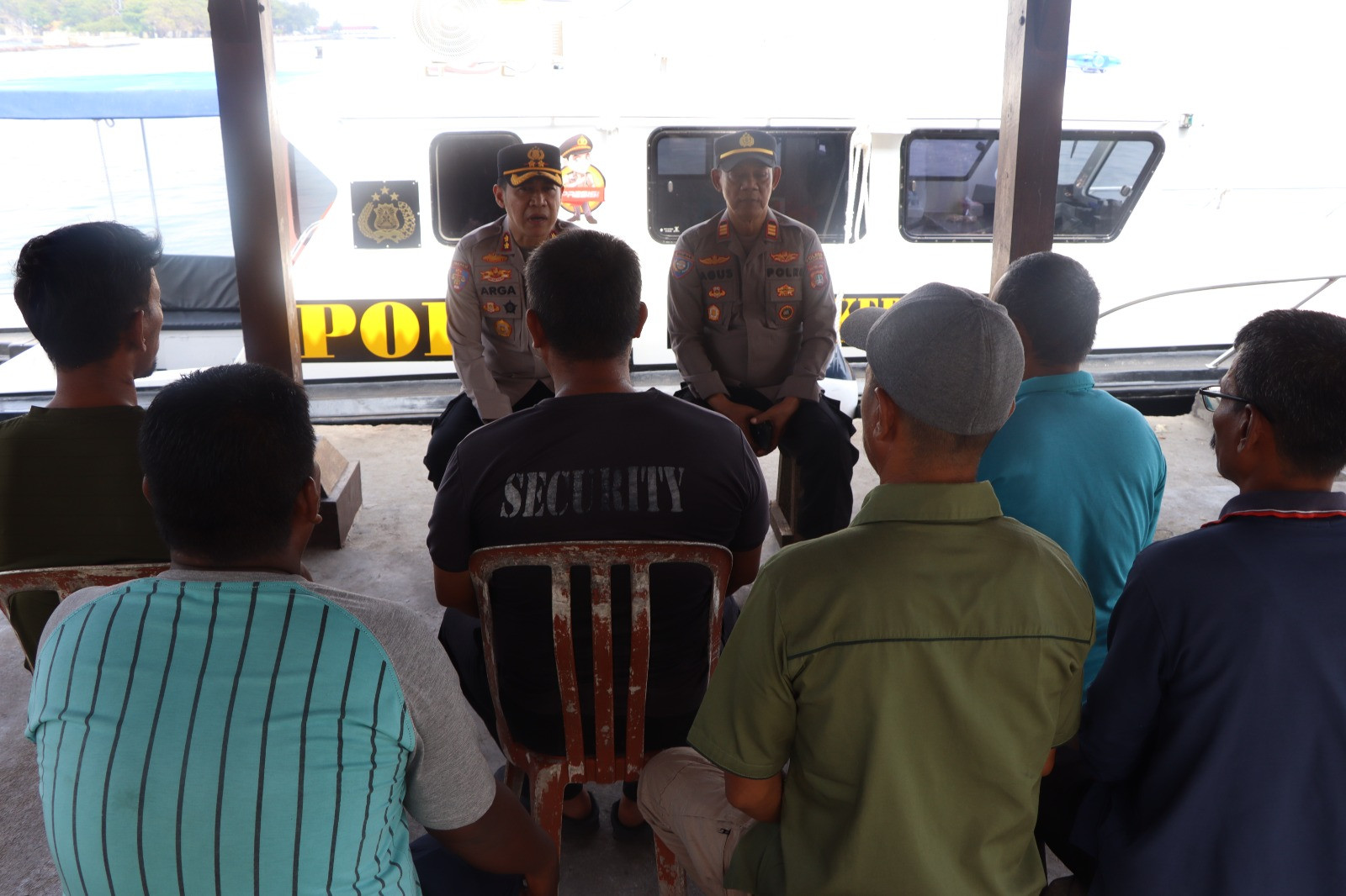 Jumat Curhat di Pulau Tidung, Polri Dekatkan Layanan 110 dan Ajak Warga Tingkatkan Kewaspadaan di Laut