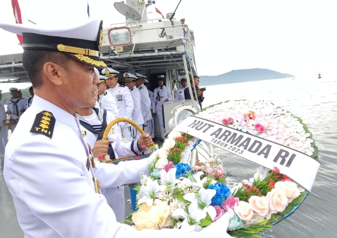 Wujud Penghormatan Kepada Pahlawan, Satuan TNI AL Wilayah Sabang Laksanakan Tabur Bunga di Perairan Sabang Jelang Hari Armada RI Tahun 2023