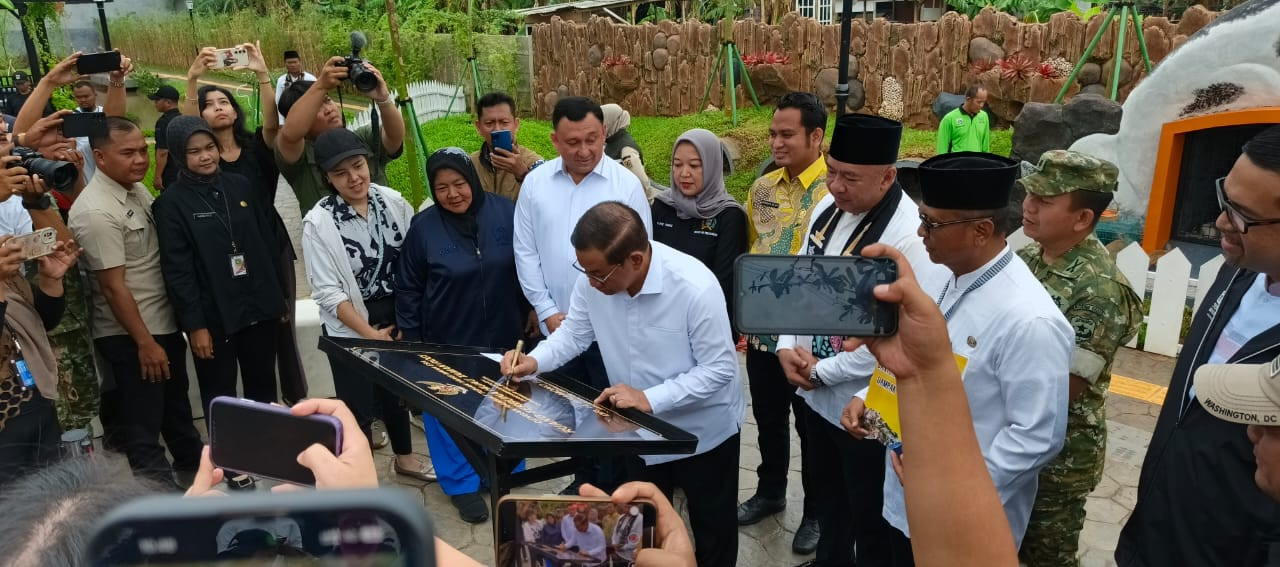 Polres Metro Jakarta Utara Gelar Pengamanan Gubernur DKI Jakarta Resmikan Taman Kelinci Roci di Cilincing