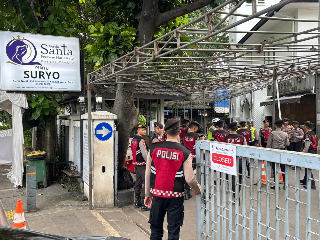 Polda Metro Jaya Gelar Patroli Sore, Hadirkan Rasa Aman bagi Umat Natal di Jakarta