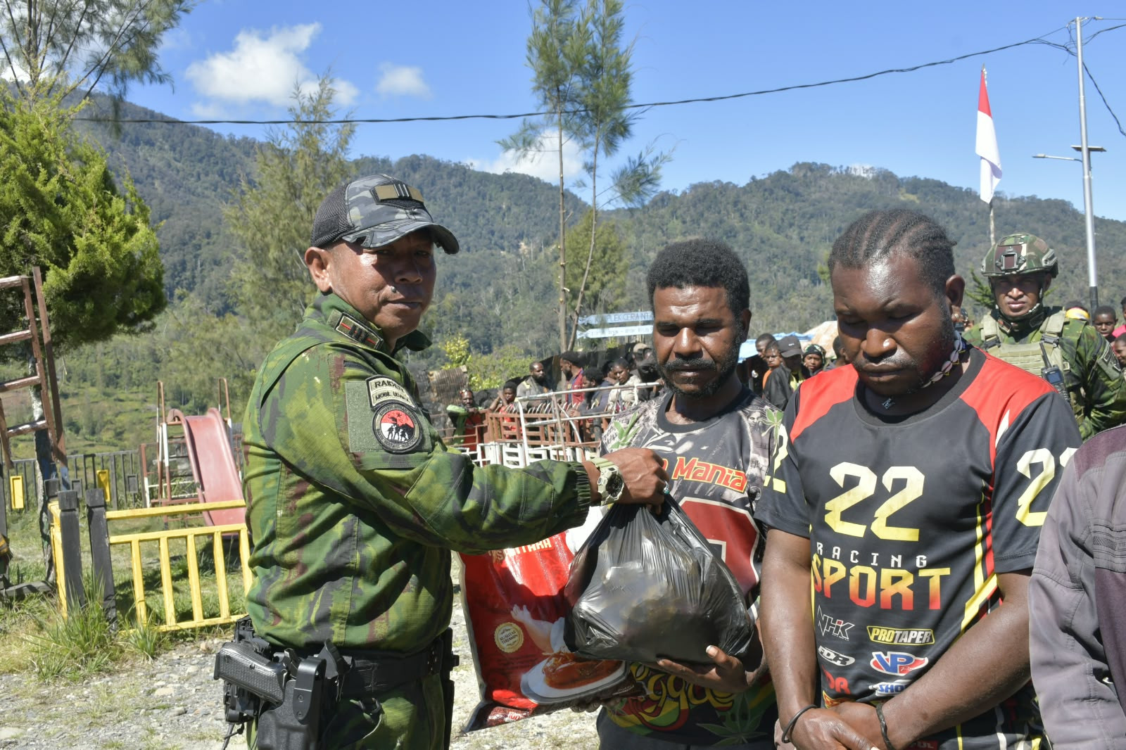 Dalam 2 Hari Berturut-turut, 6 Anggota OPM Resmi Memeluk NKRI Lewat Sentuhan Humanis Satgas Koops TNI Habema
