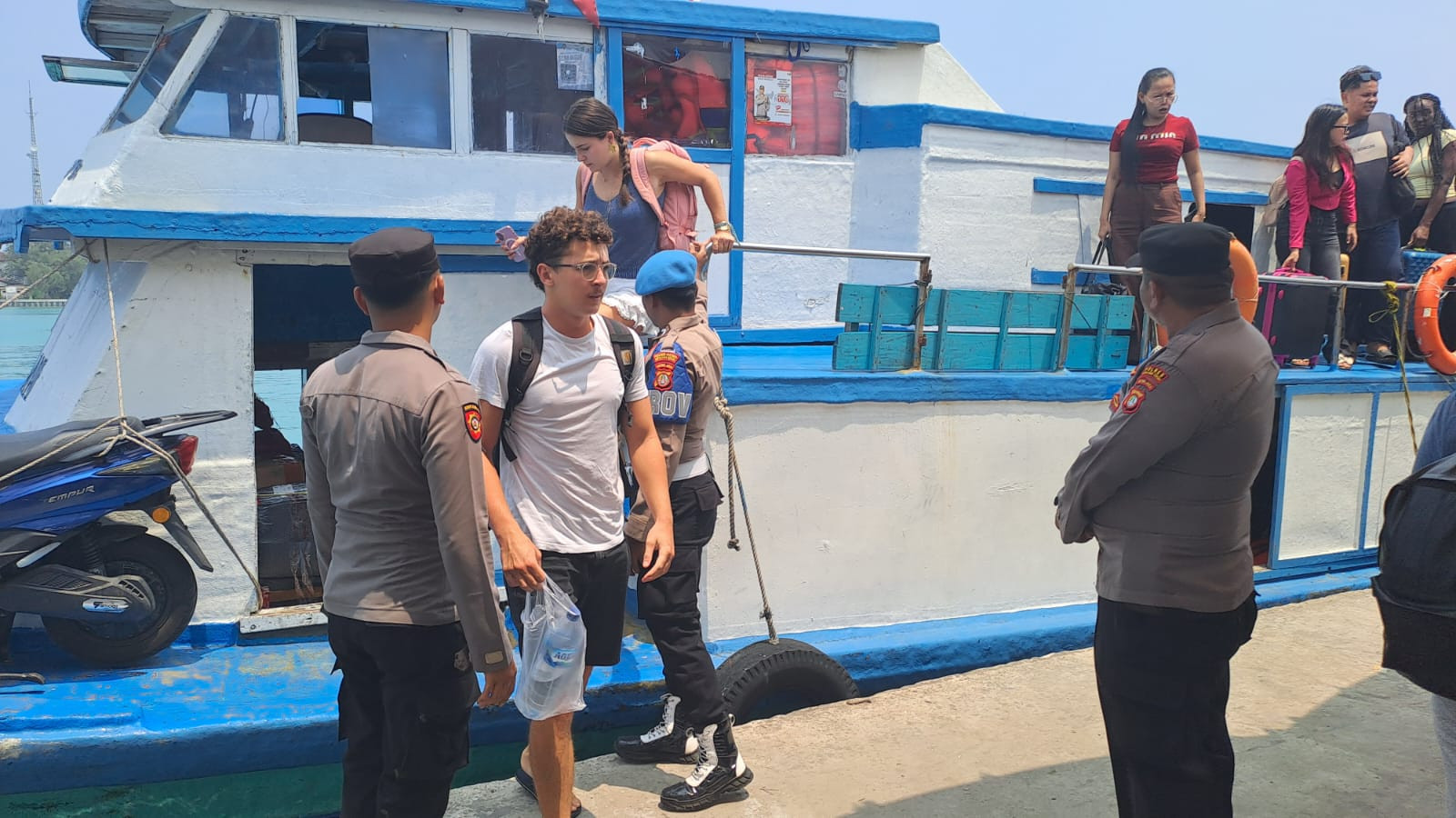Layanan Polisi 110 Diperkuat, Polres Kepulauan Seribu Pastikan Pengamanan Dermaga Aman dan Humanis