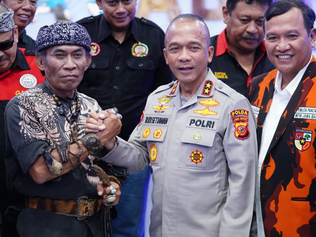 Kapolda Jabar Jalin Silaturahmi dan Audiensi dengan Forum Ormas Jawa Barat, Perkuat Sinergi Keamanan dan Ketertiban