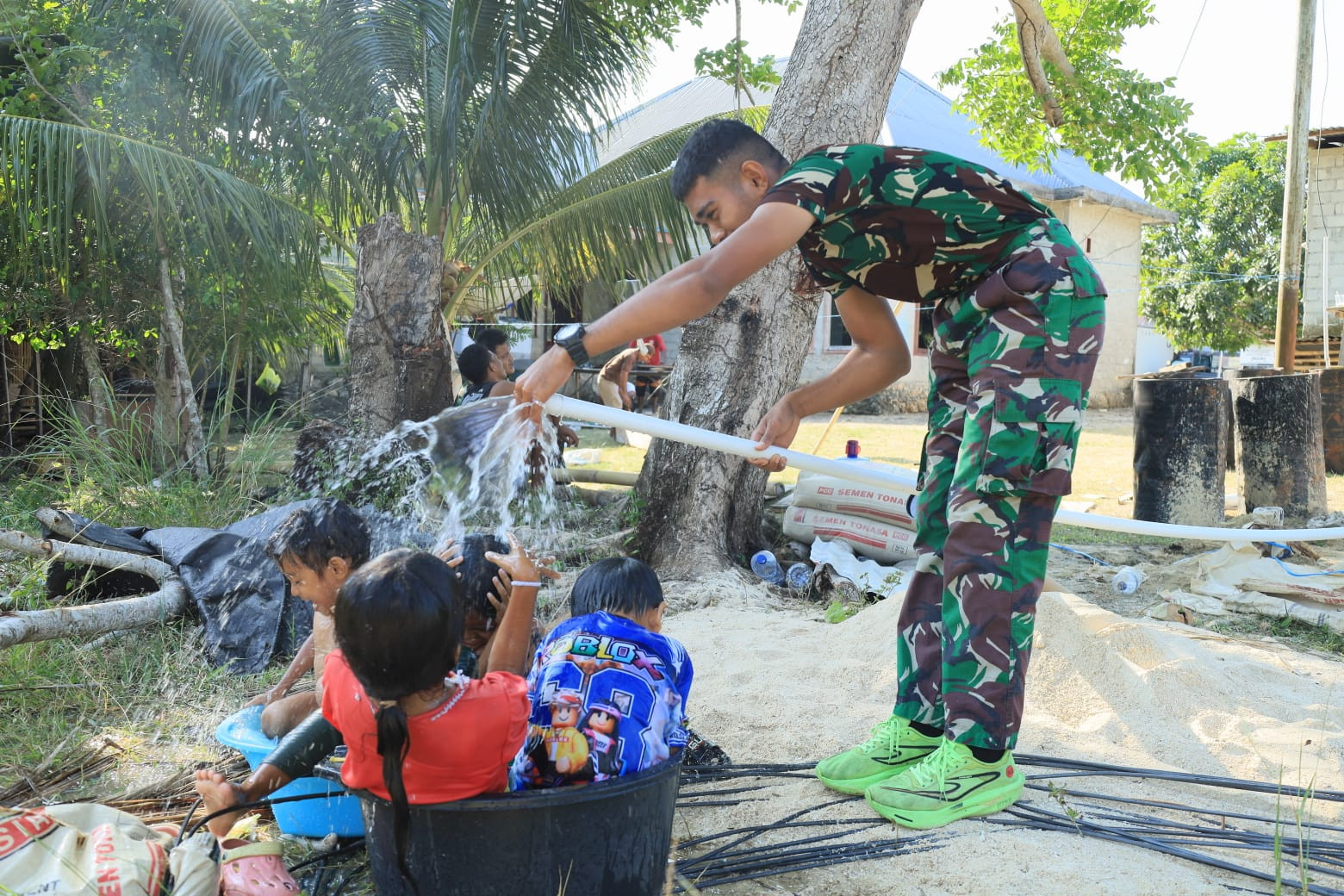 Senyum Itu Akhirnya Kembali, TMMD Hadirkan Air Bersih, Warga Tak Lagi Hidup dalam Krisis Air