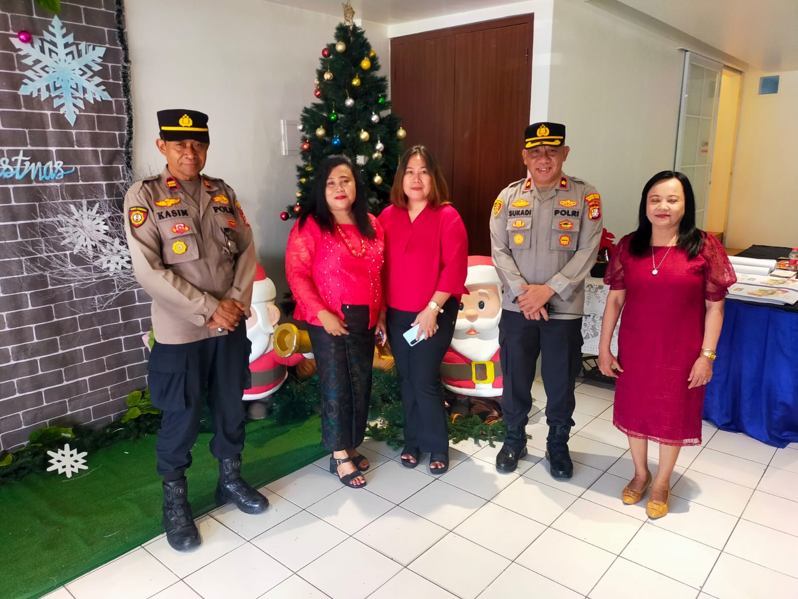 Polsek Bekasi Barat Lakukan Pengamanan Misa Natal 2025