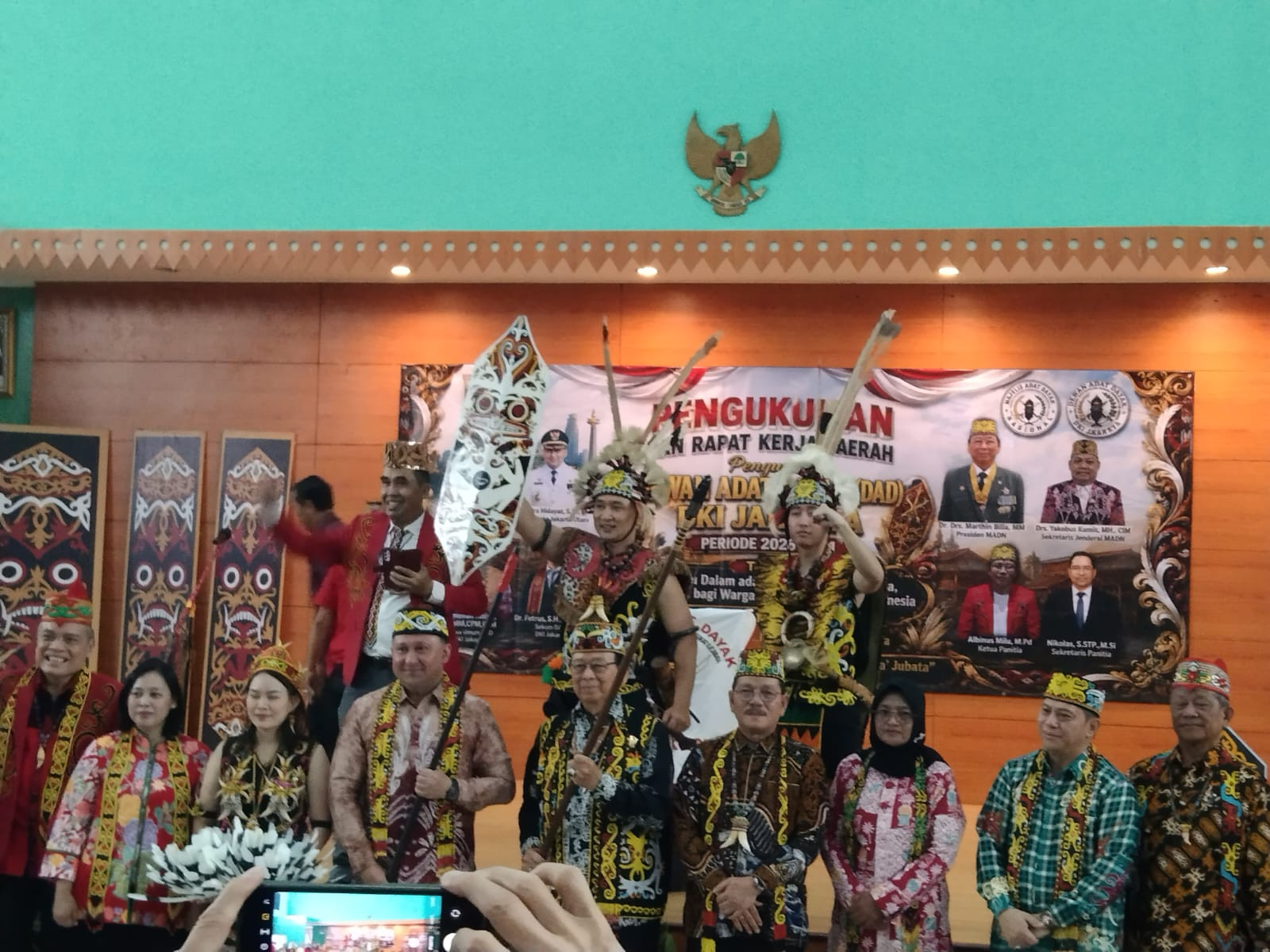 Pengukuhan DAD DKI Jakarta Kukuhkan Tamunan Kiting, Martin Billa Dorong Penguatan Adat dan Budaya Dayak