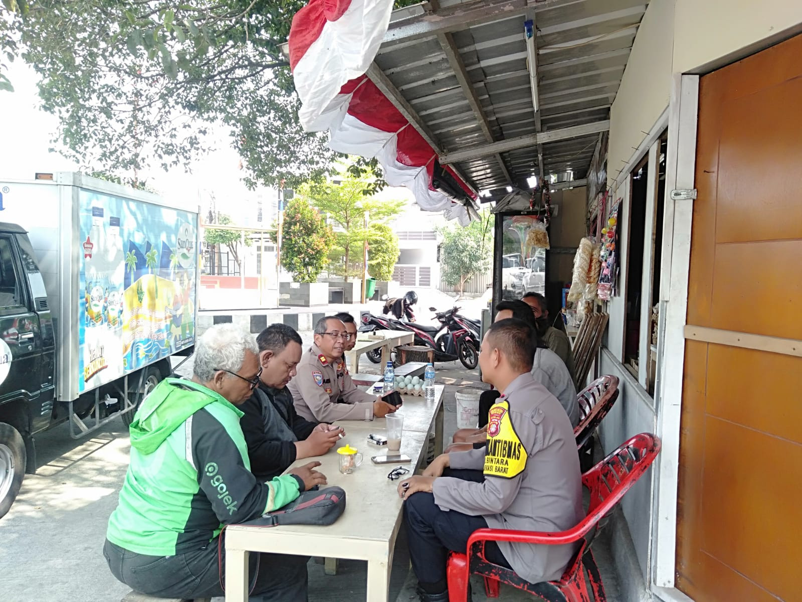 Polsek Bekasi Barat Gelar Jakarta On The Spot di Kampung Bojong, Serap Aspirasi Warga