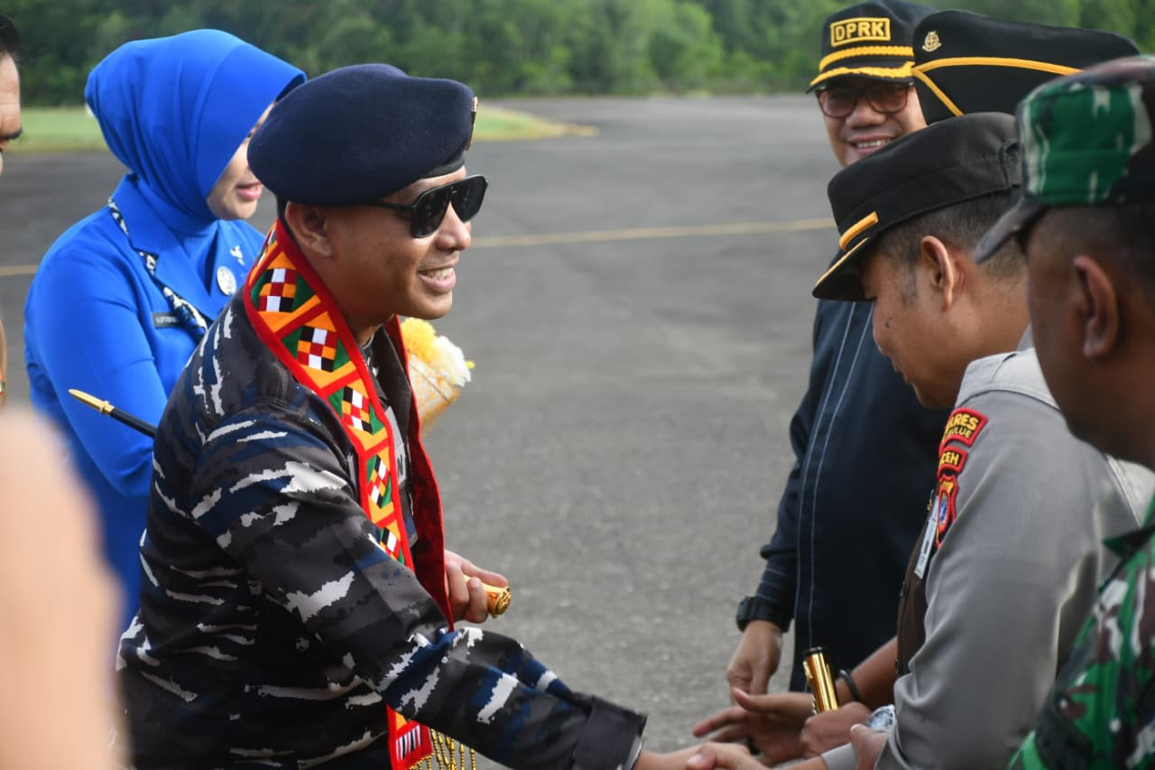 Danlanal Simeulue Disambut Forkopimda dan Seluruh Prajurit Kuatkan Keamanan Maritim Pantai Barat Indonesia