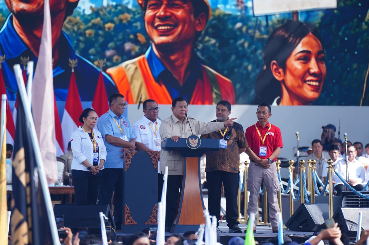 Panglima TNI Dampingi Presiden RI Hadiri  Hari Buruh Internasional