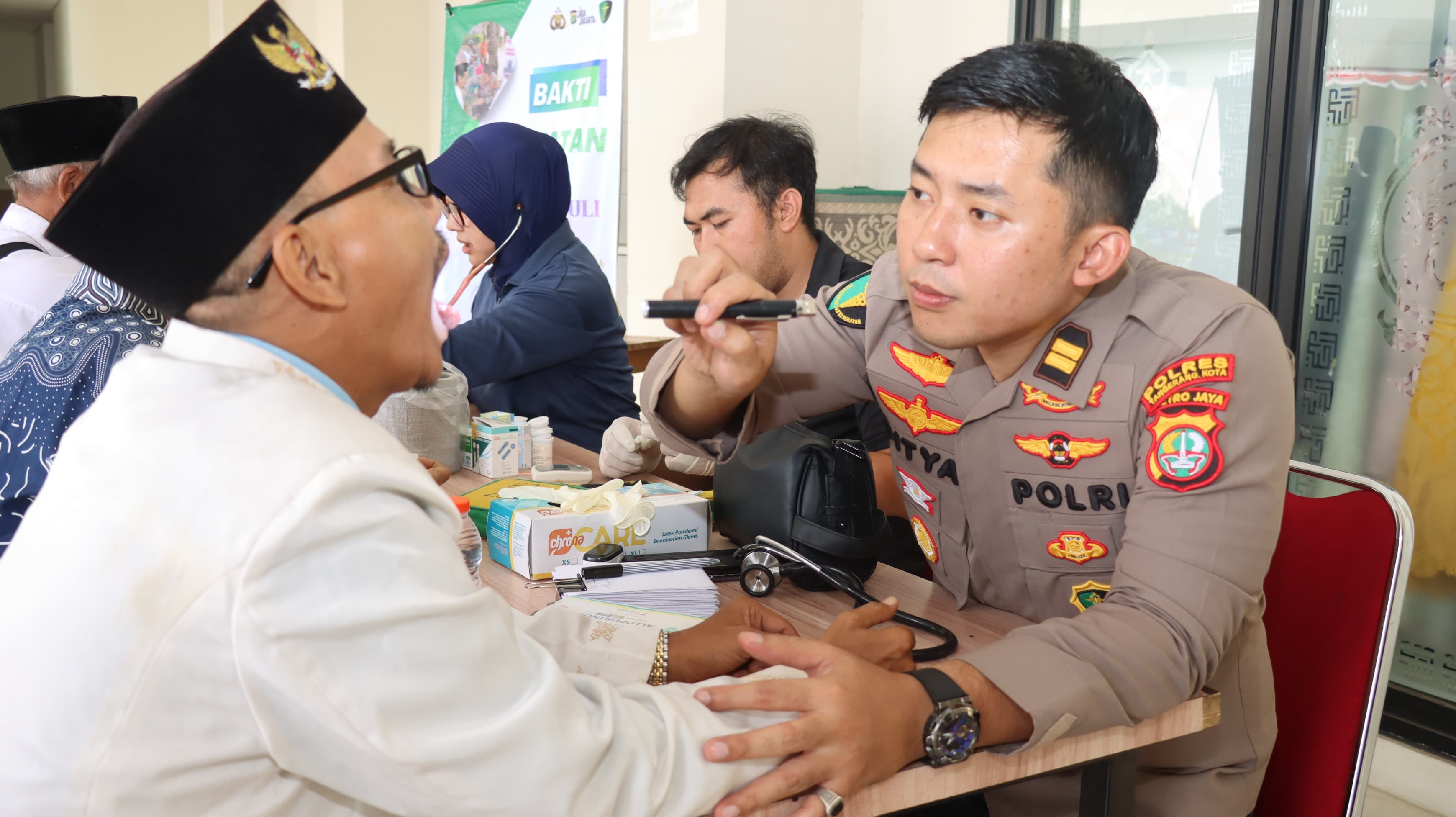 Polisi Tak Cuma Jaga Keamanan, Warga Juga Dapat Layanan Kesehatan