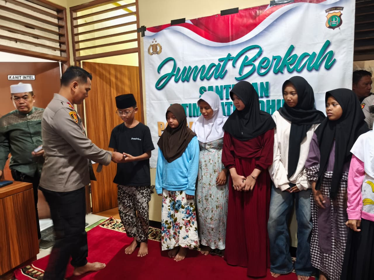 Polsek Pademangan Gelar Jumat Berkah, Santuni 14 Anak Yatim Piatu dan Dhuafa
