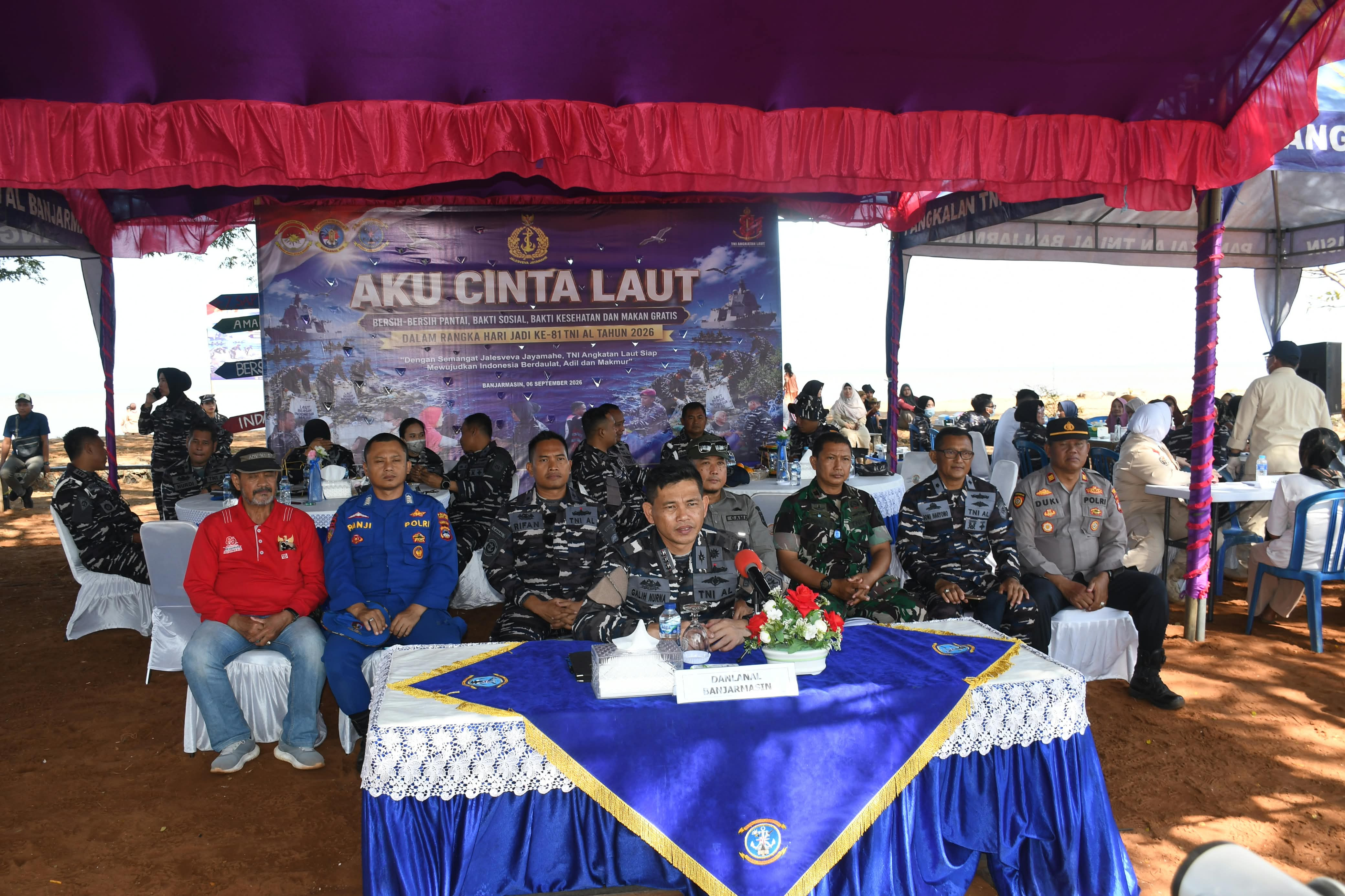 Sambut Hari Jadi Ke-81 TNI AL, Lanal Banjarmasin Gelar Aksi Aku Cinta Laut di Pantai Tabanio