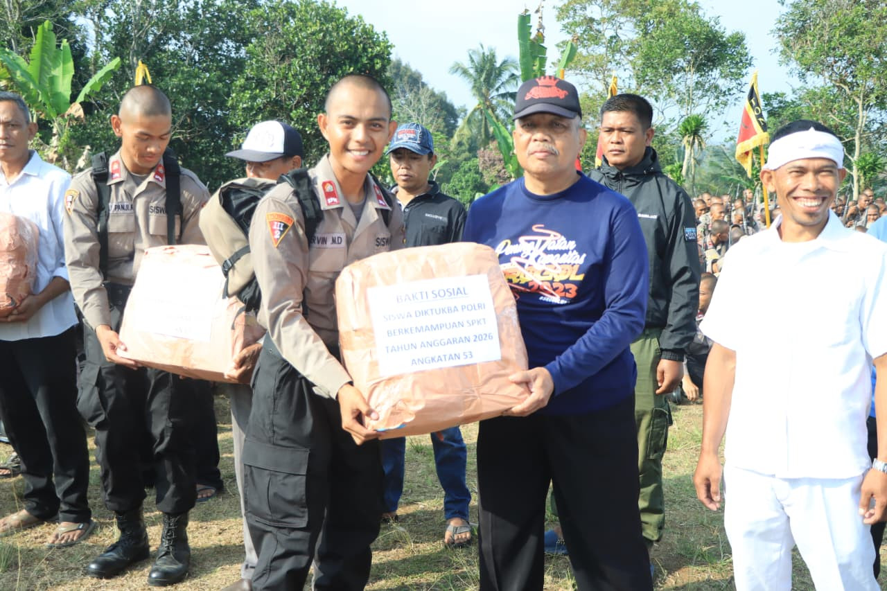 Tradisi Pengambilan Bendera, Siswa SPN Polda Metro Jaya Gelar Bakti Sosial Tanamkan Nilai Kepedulian