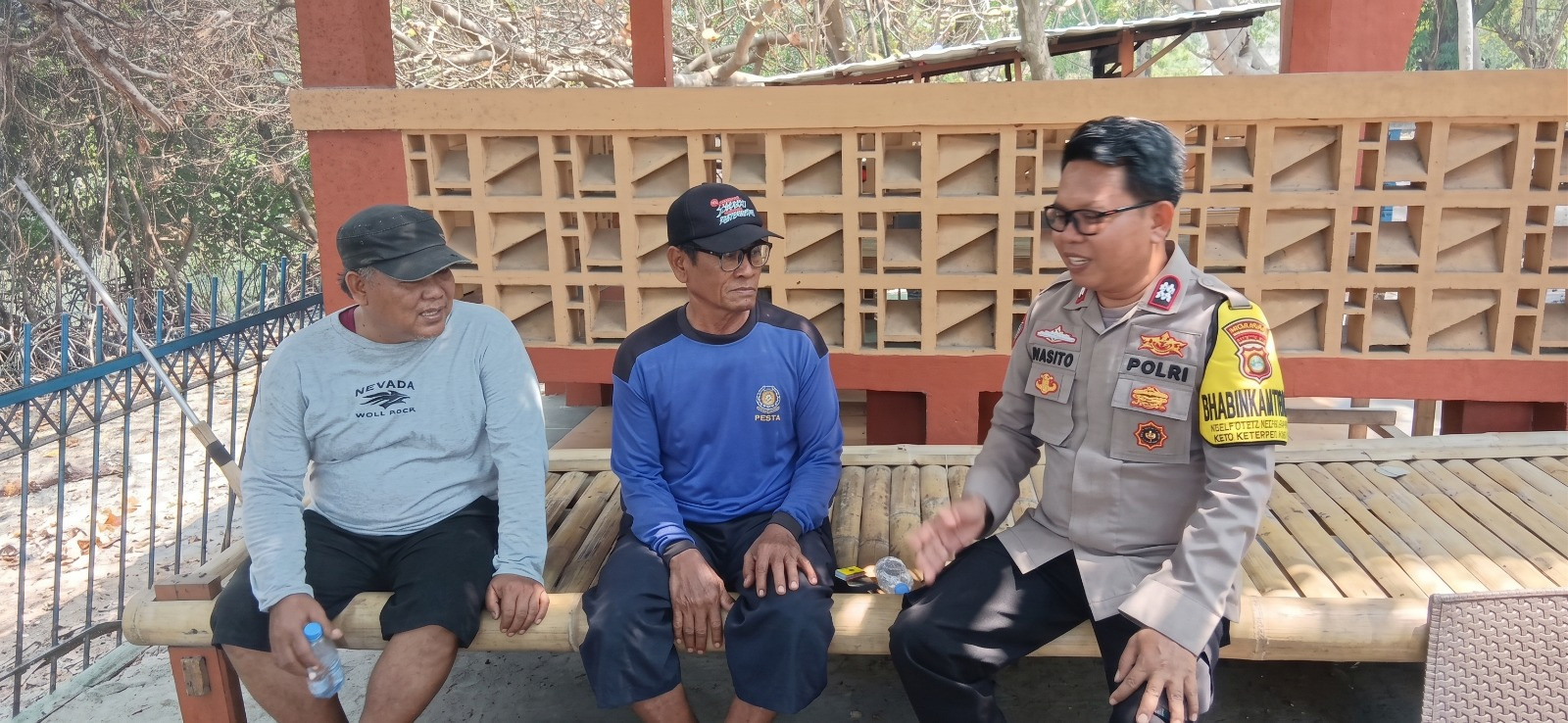 Jakarta On The Spot di Pulau Untung Jawa, Bhabinkamtibmas Imbau Warga Waspadai Hoaks dan Jaga Kamtibmas