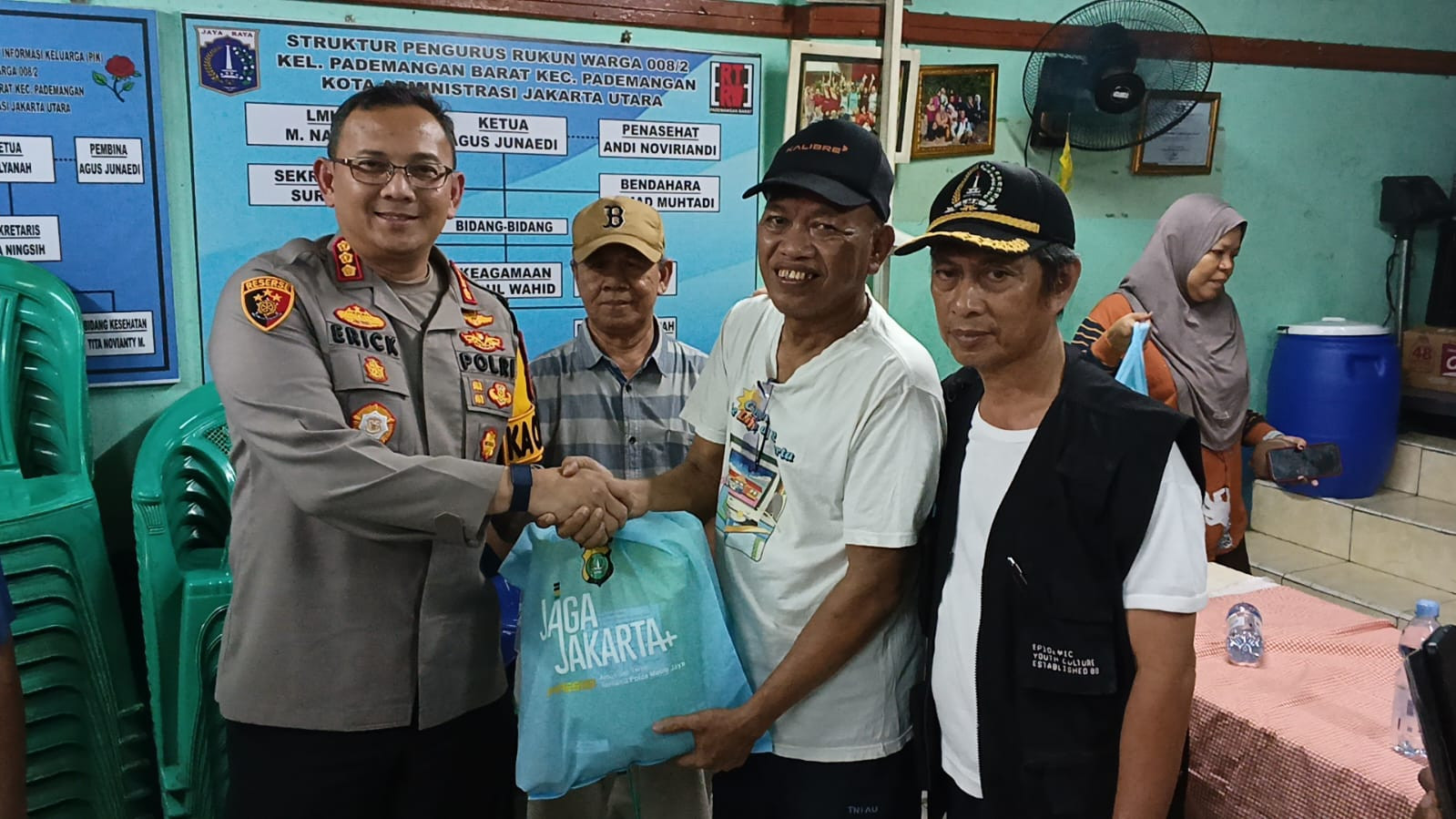 Kapolres Metro Jakarta Utara Gelar "Jaga Jakarta On The Spot" di Pademangan, Serap  Aspirasi Warga dan Salurkan Bantuan Sembako