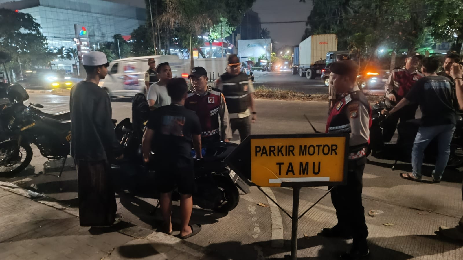 Polsek Metro Penjaringan Amankan 10 Motor dalam Patroli KRYD, Antisipasi Tawuran dan Kejahatan Jalanan