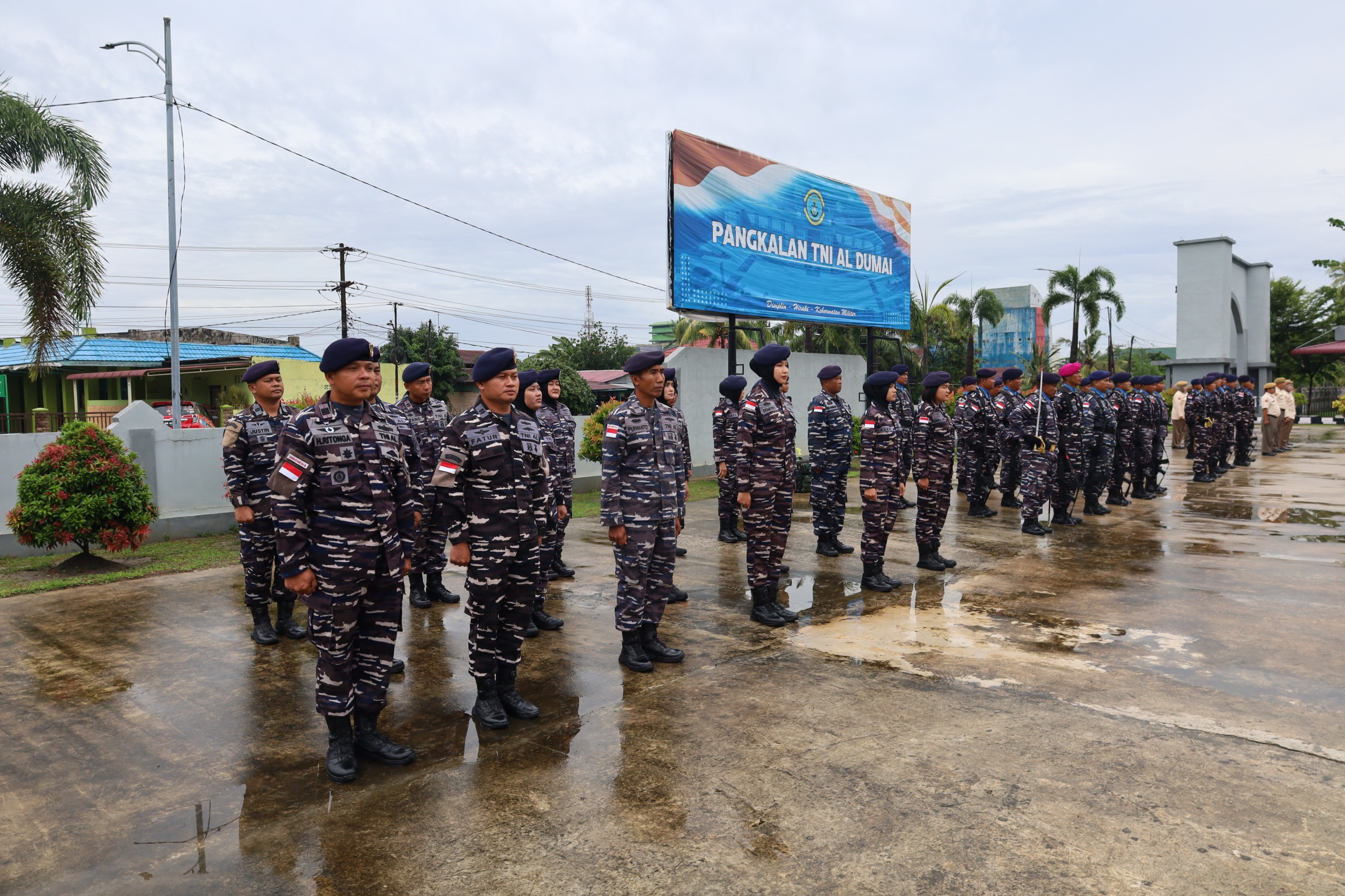 Perkuat Karakter Prajurit Jalasena Samudera, Pangkalan TNI AL Dumai Gelar Upacara Bendera 17 Desember