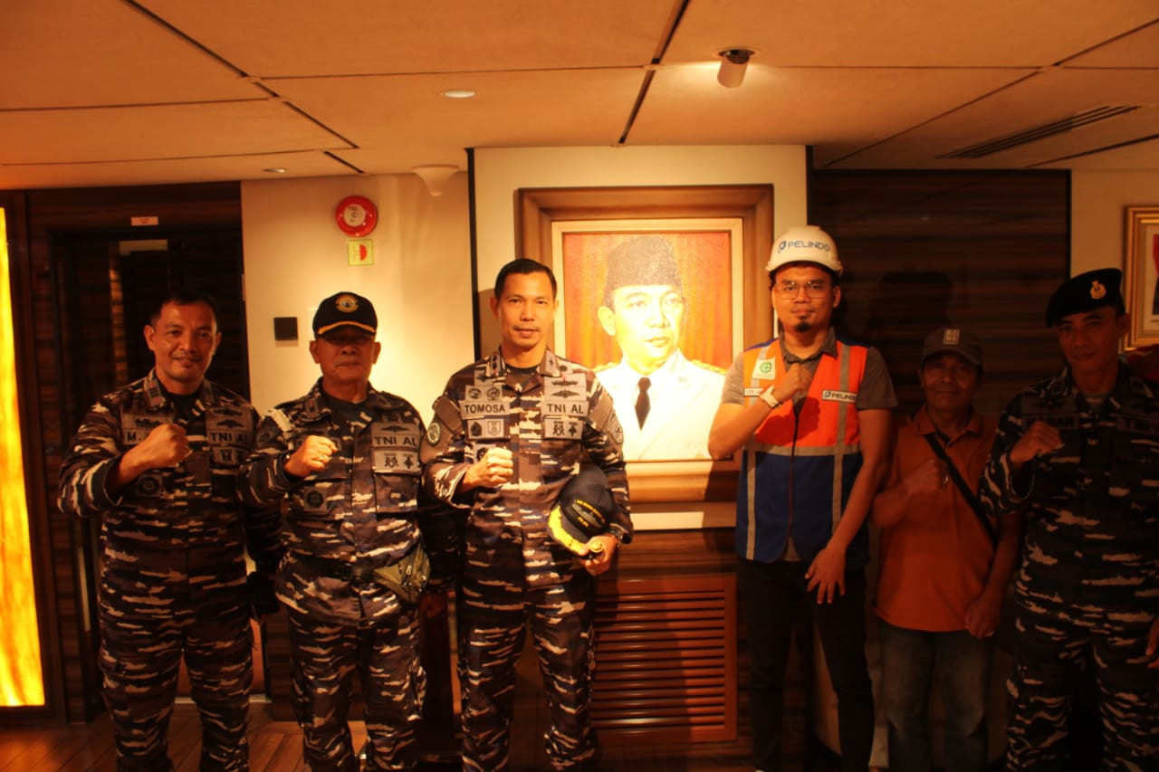 Lanal Nias Sambut Kedatangan Kapal Kepresidenan KRI Bung Karno-369, Gelar Open Ship Untuk Masyarakat Nias