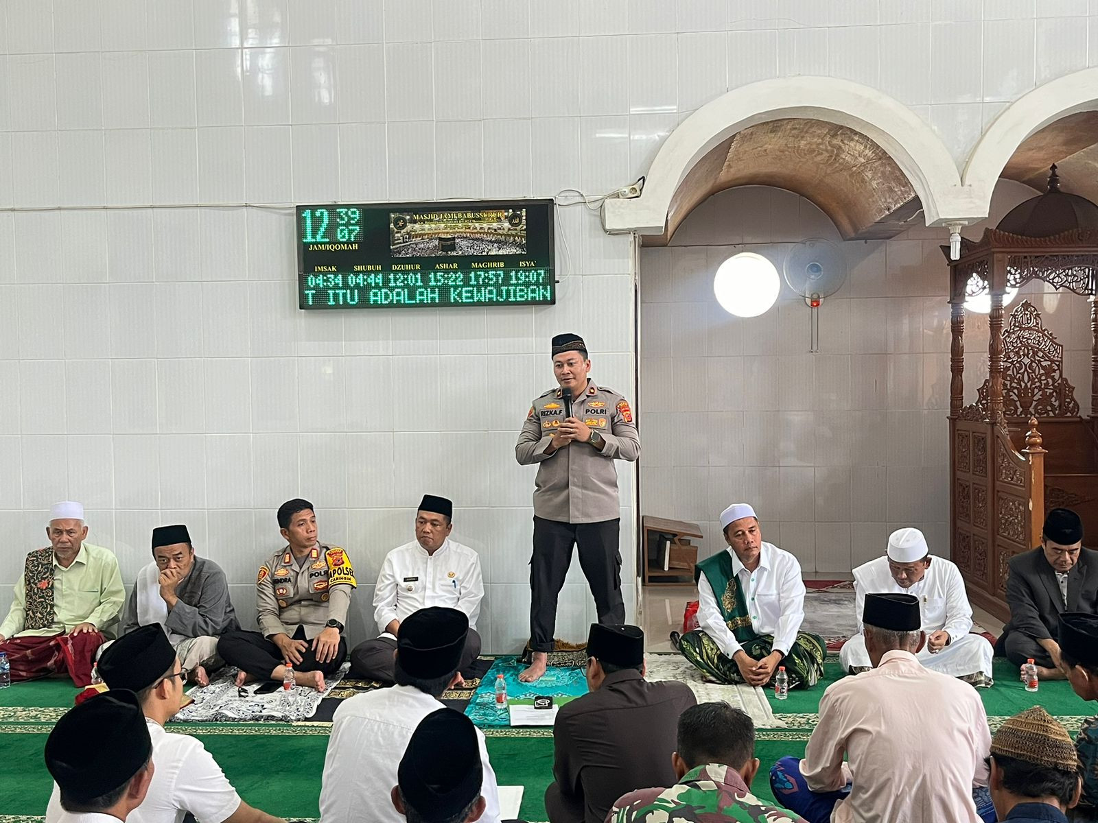 Polres Bogor Bersama Pemkab Bogor Gelar Jumβat Keliling di Caringin, Wujudkan Kamtibmas dan Kebersamaan