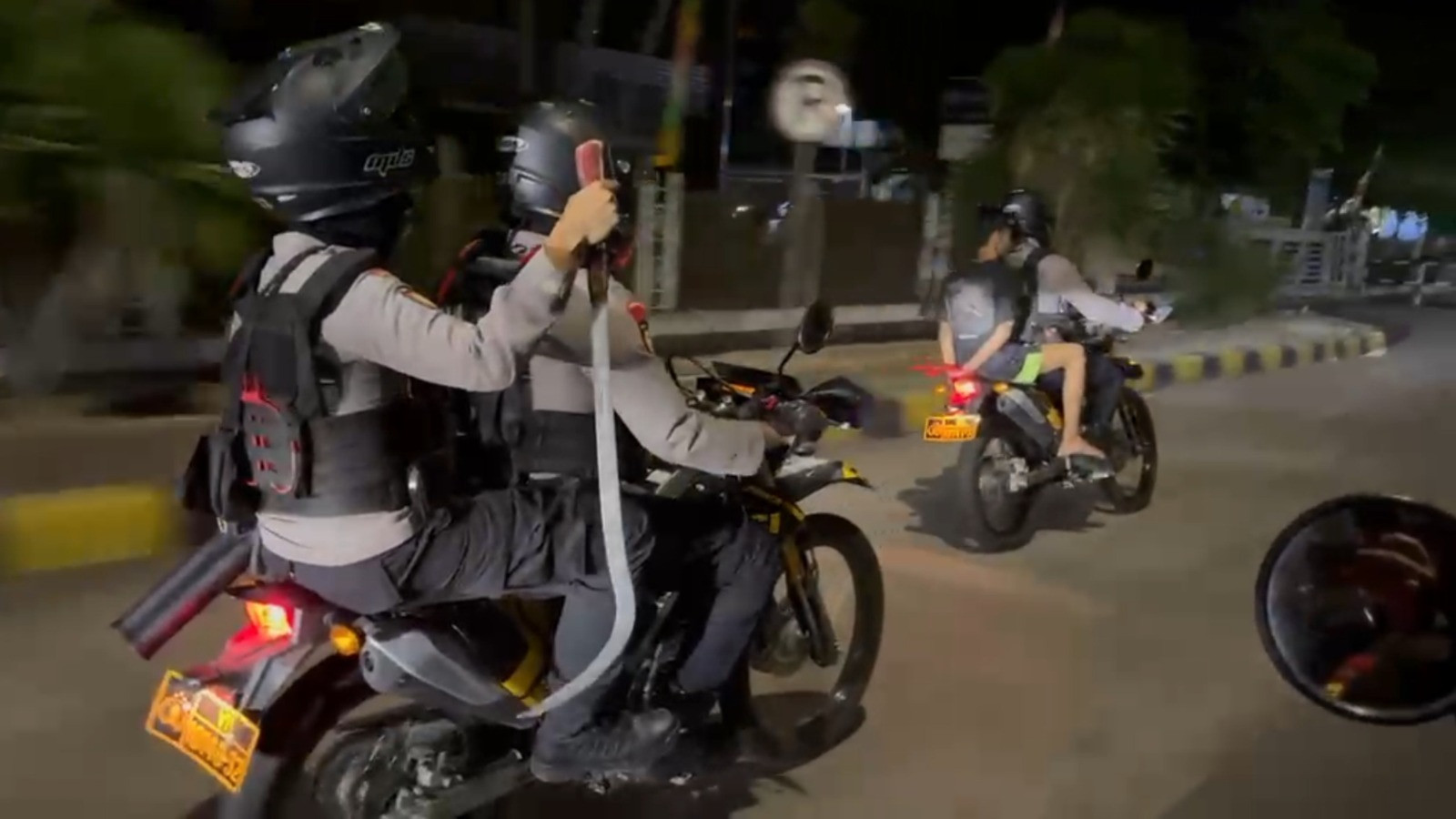Patroli Brimob Cegah Potensi Tawuran di Cakung, Dua Pemuda Diamankan