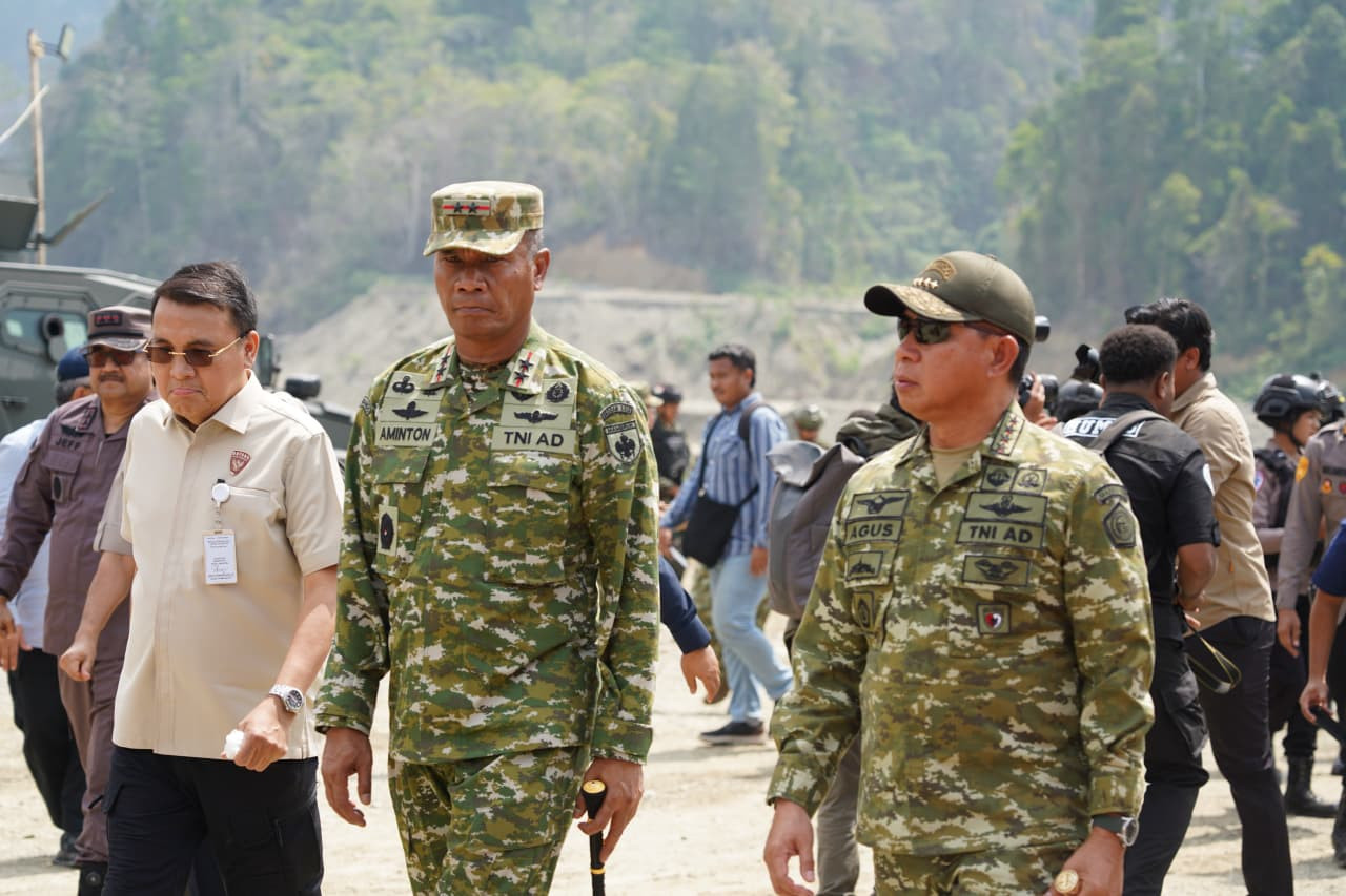 Panglima TNI Tinjau Penertiban Kawasan Hutan di Nabire