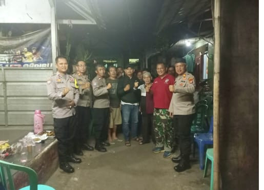 Jaga Jakarta On The Spot, Kapolsek Bekasi Barat Sambangi Warga Bintara dan Ajak Aktifkan Siskamling