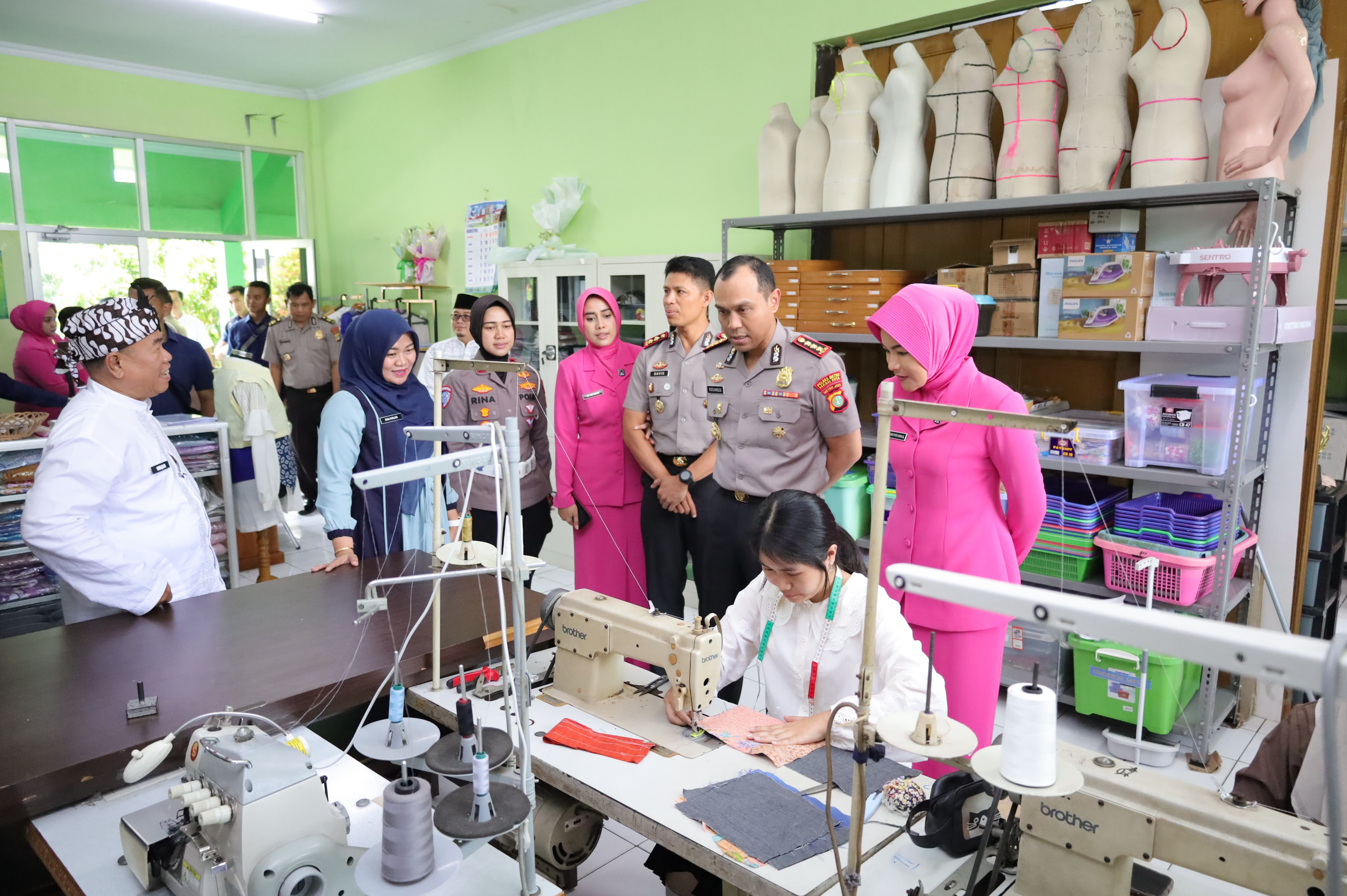 Polres Metro Bekasi Kota Dukung Kompetensi Siswa SMKN 1 Lewat Program POLIRAN